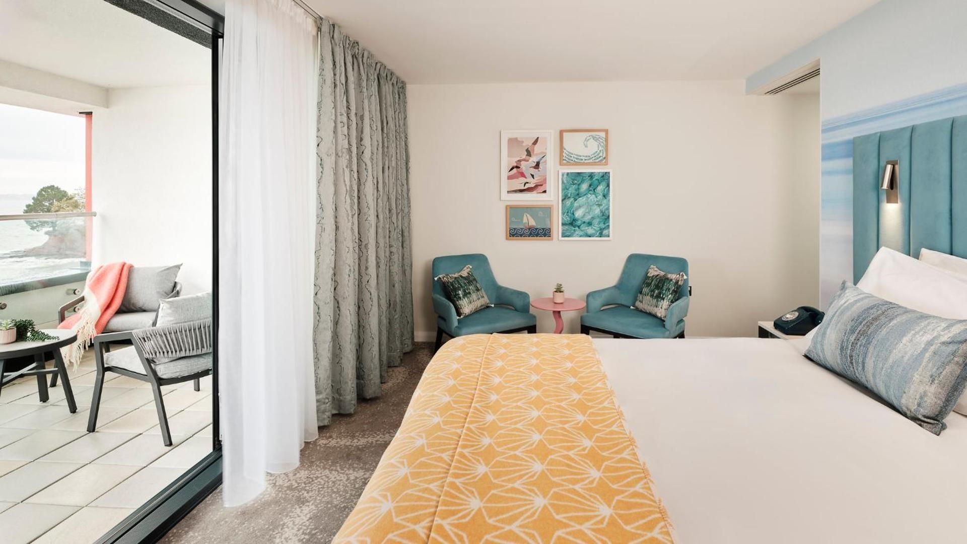 Premium King Room with Balcony and Sea View