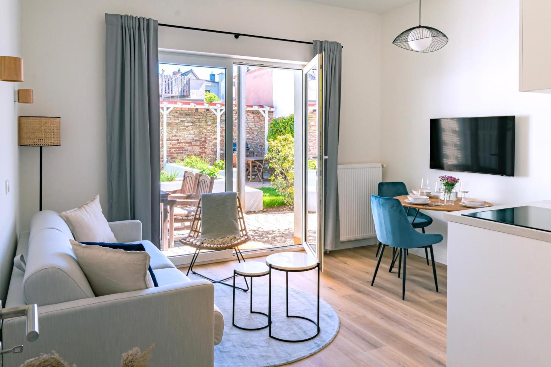 Superior One-Bedroom Apartment with Balcony
