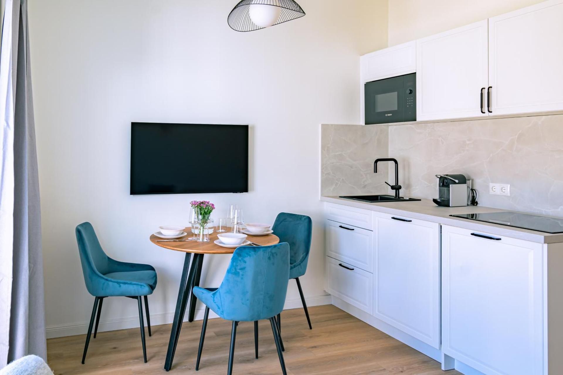 Superior One-Bedroom Apartment with Balcony