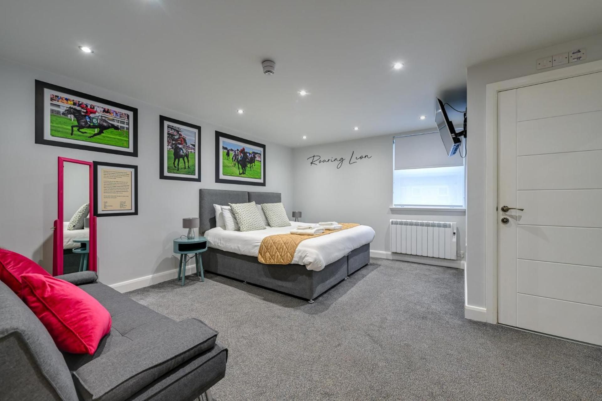 Deluxe Family Room