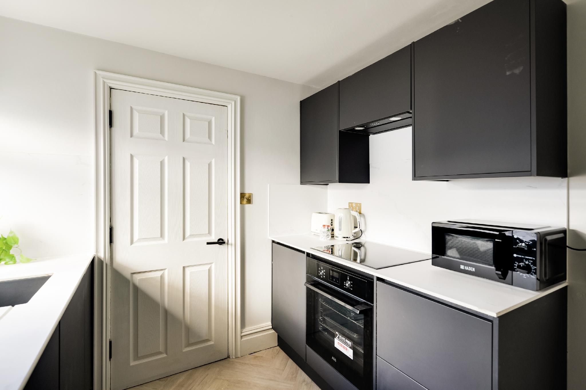 Apartment-City-Private Bathroom