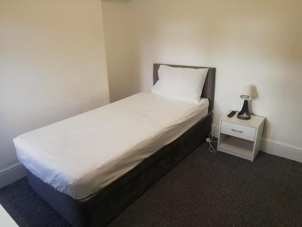 Single Room with Shared Bathroom