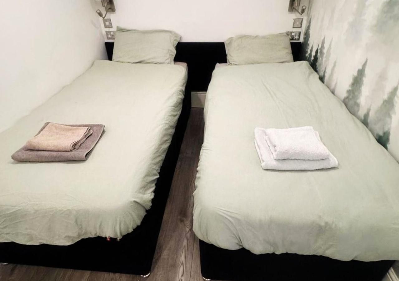 One-Bedroom Apartment With City View