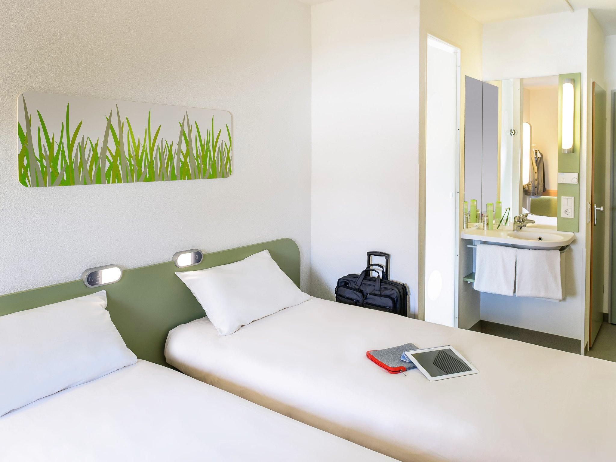 TWIN ROOM with Twin Beds