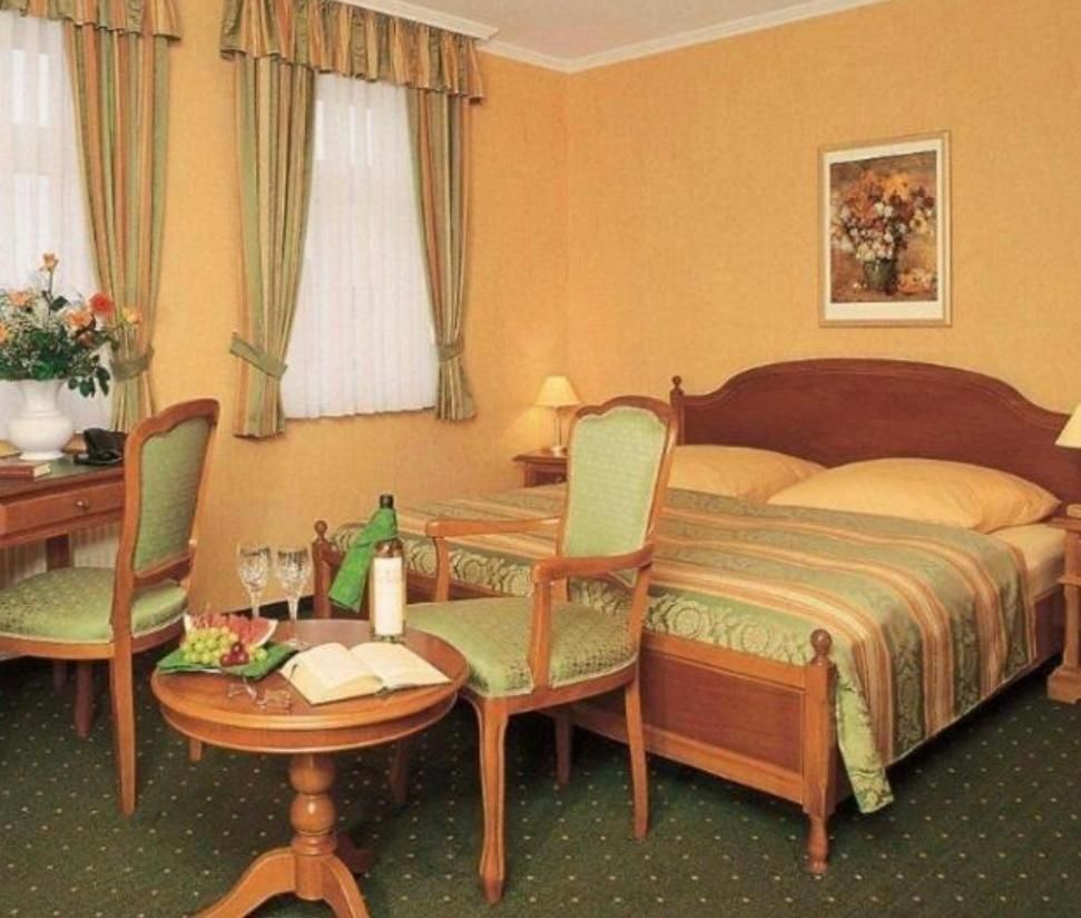 Single Room with Private Bathroom