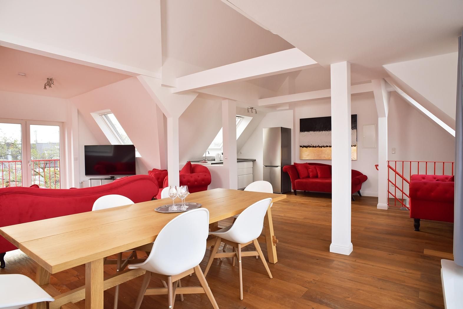 2-Bedroom Maisonette Apartment with Loggia