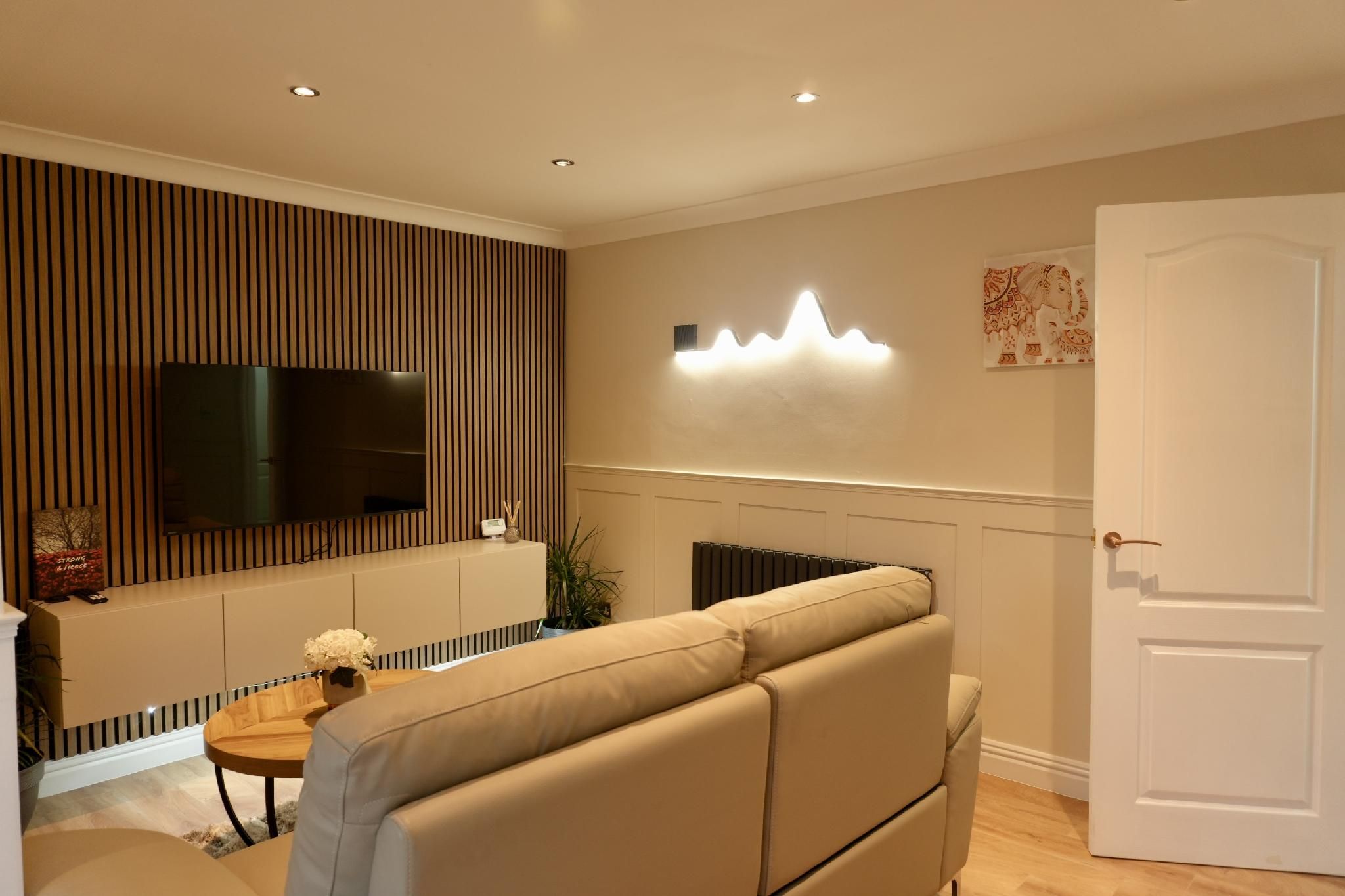 Modern, Spacious Home Near Manchester - Perfect for Families & groups