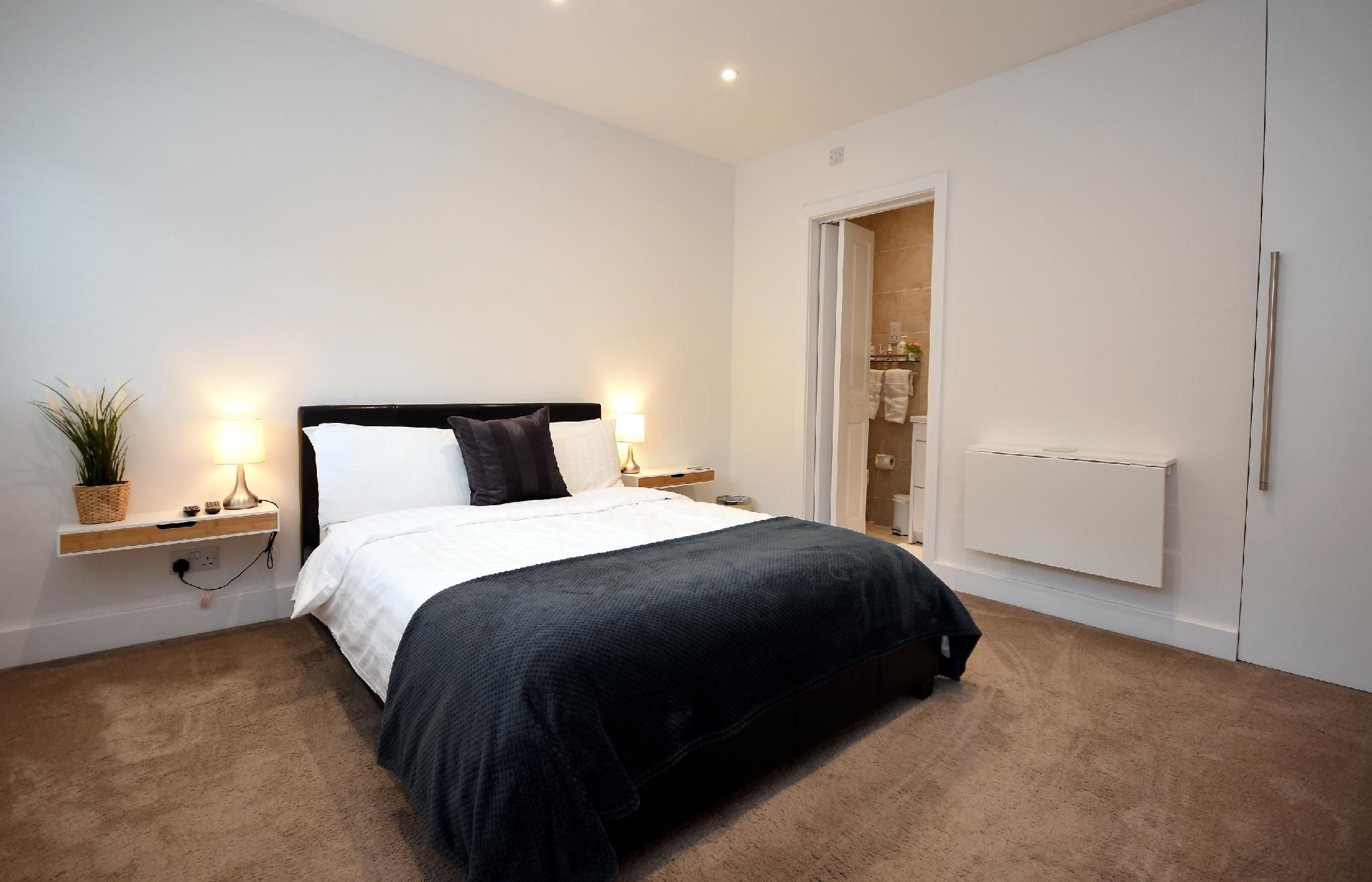 Double room-Deluxe-Private Bathroom-Street View