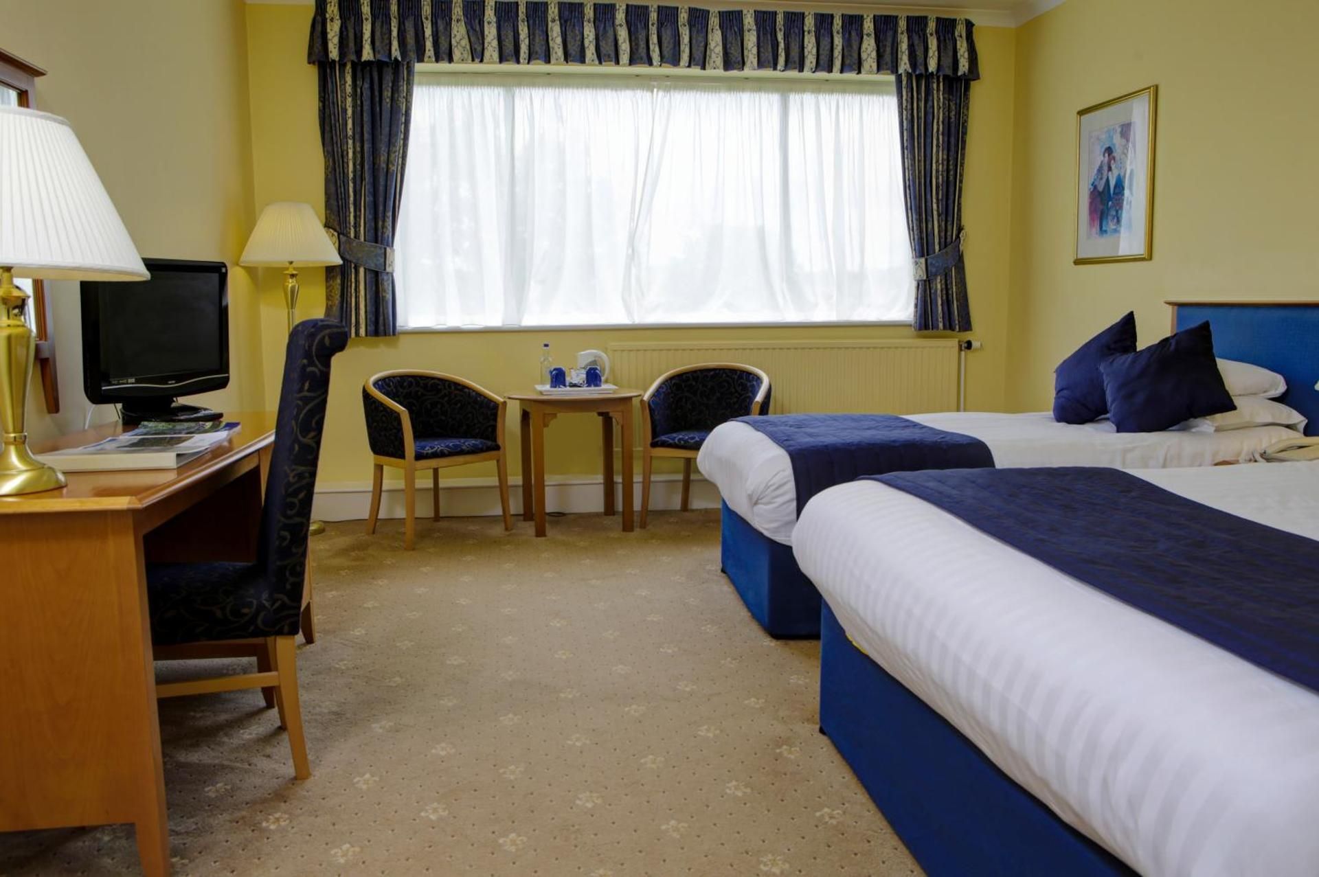 Standard Triple Room with 1 Double and 1 Twin Bed - Non-Smoking