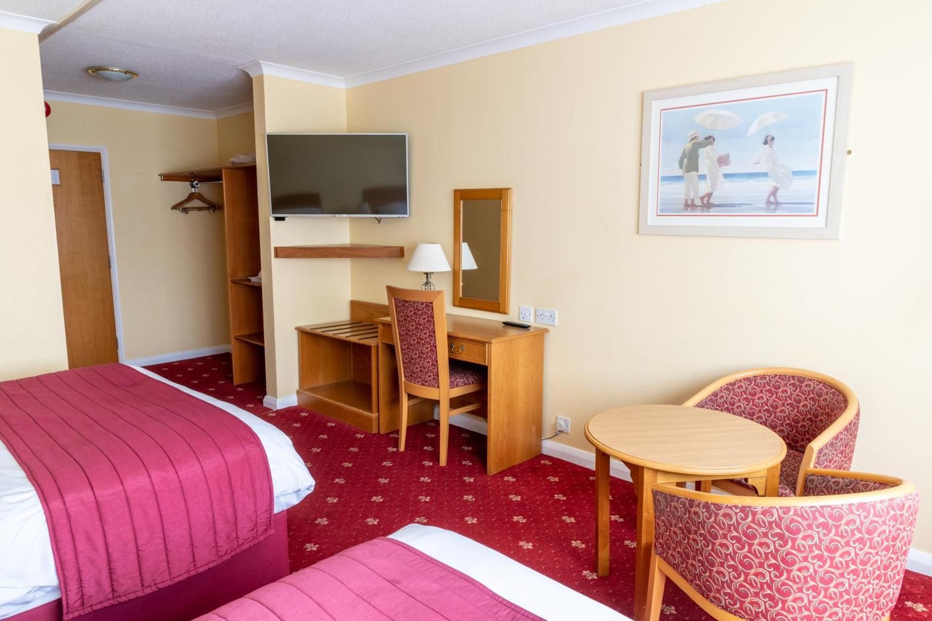 Standard Triple Room with 1 Double and 1 Twin Bed - Non-Smoking