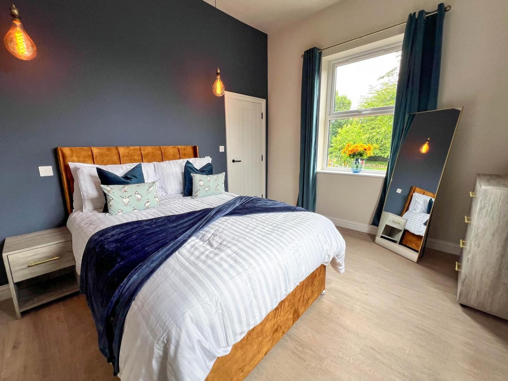 Superior One-Bedroom Apartment with Balcony