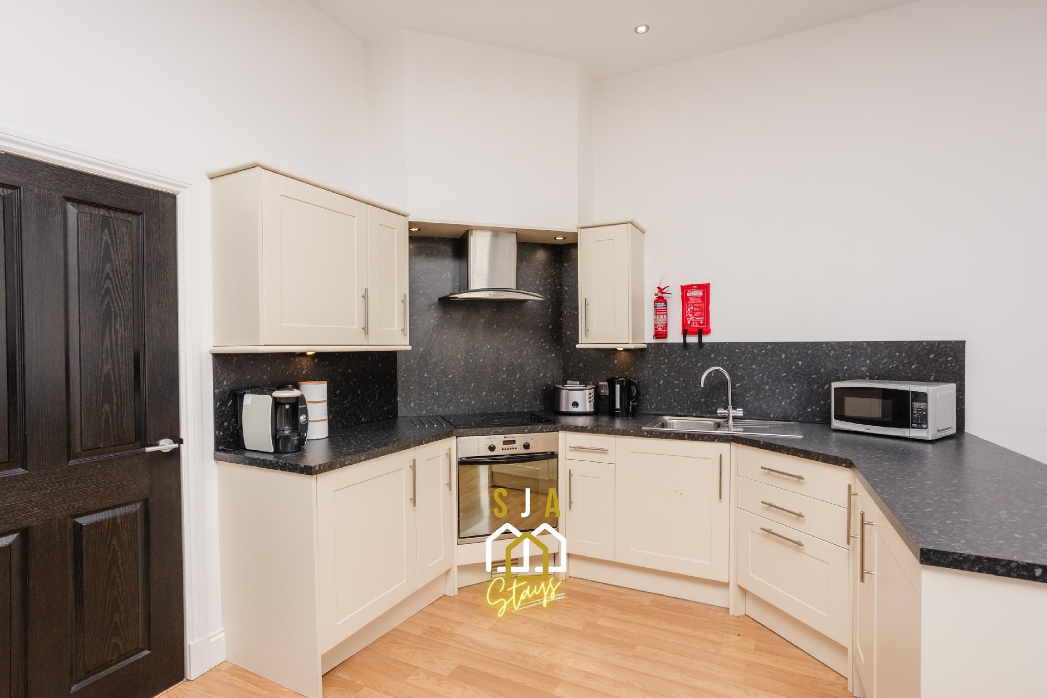 Dee Retreat - Flat A