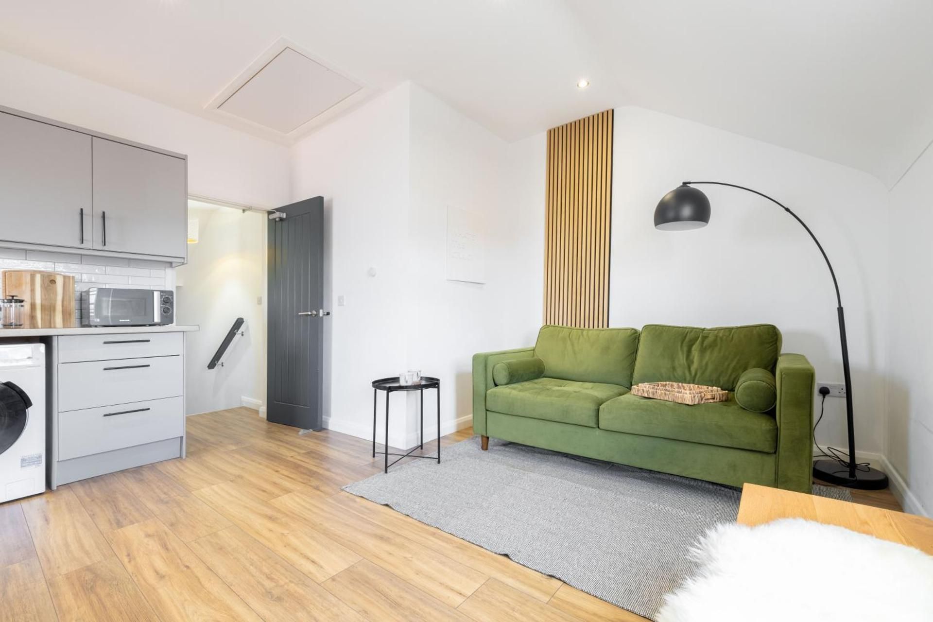 DELUXE APARTMENT