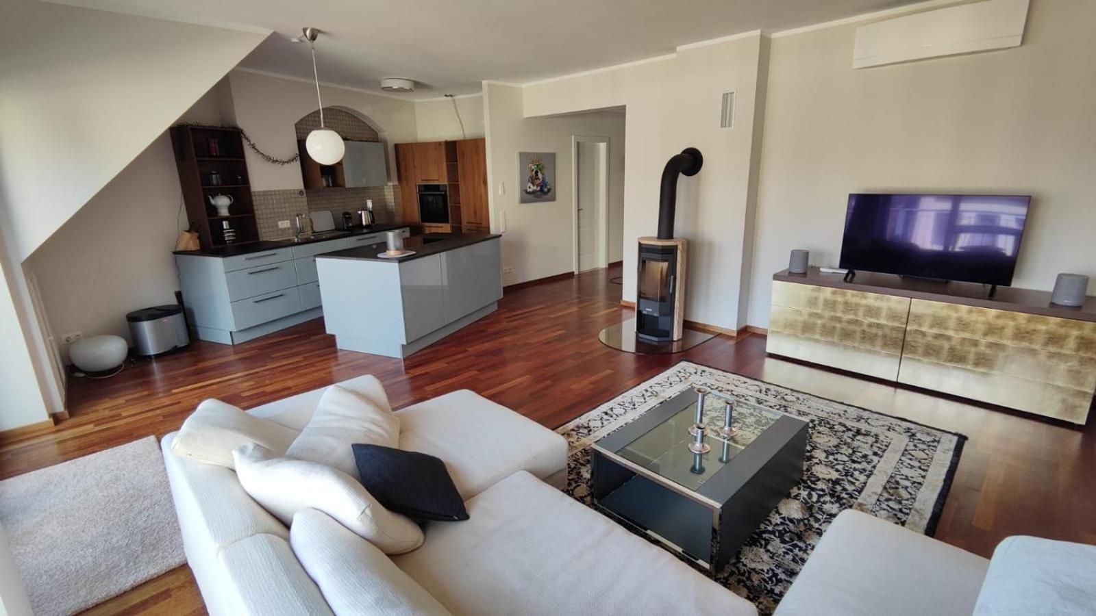 Two-Bedroom Deluxe Apartment with Balcony