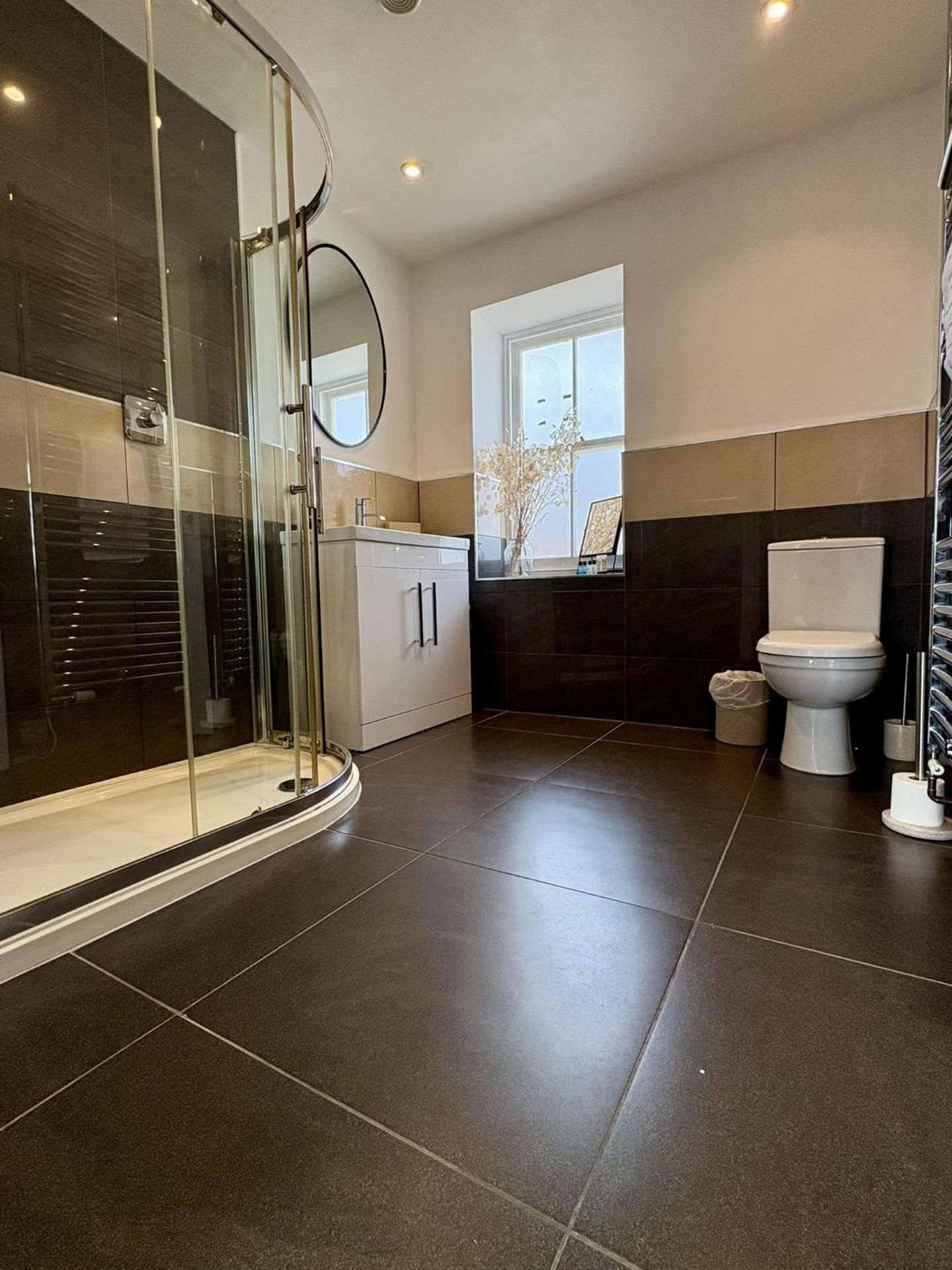 The Floating Bridge Queen Room 3