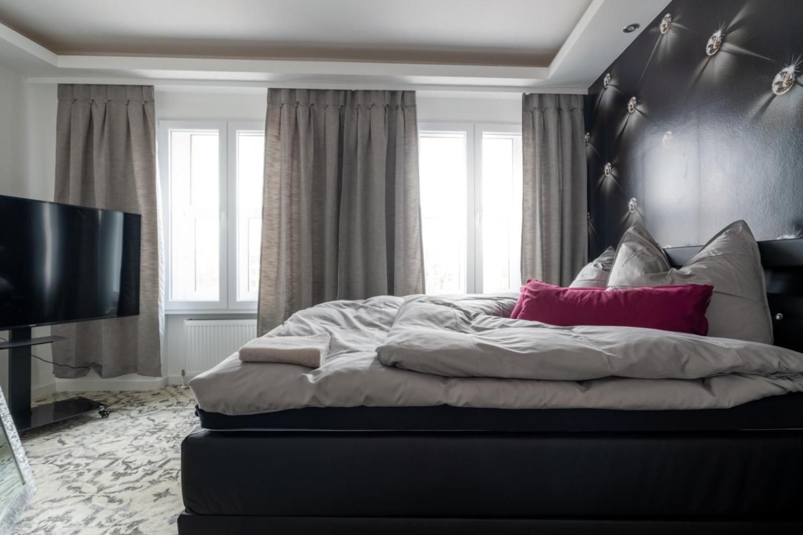 Deluxe Double Room with Shower