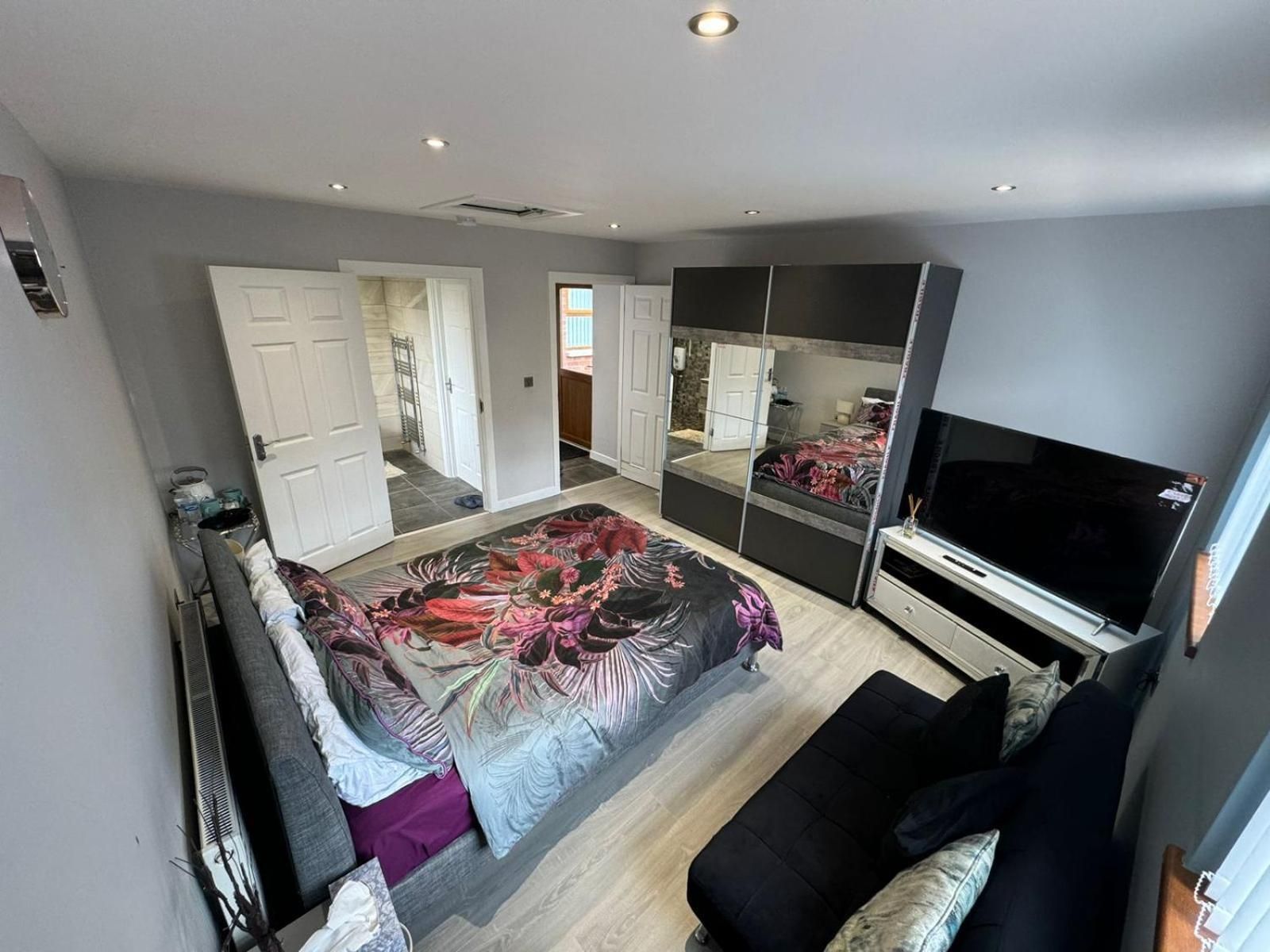 Double Room with Private Bathroom