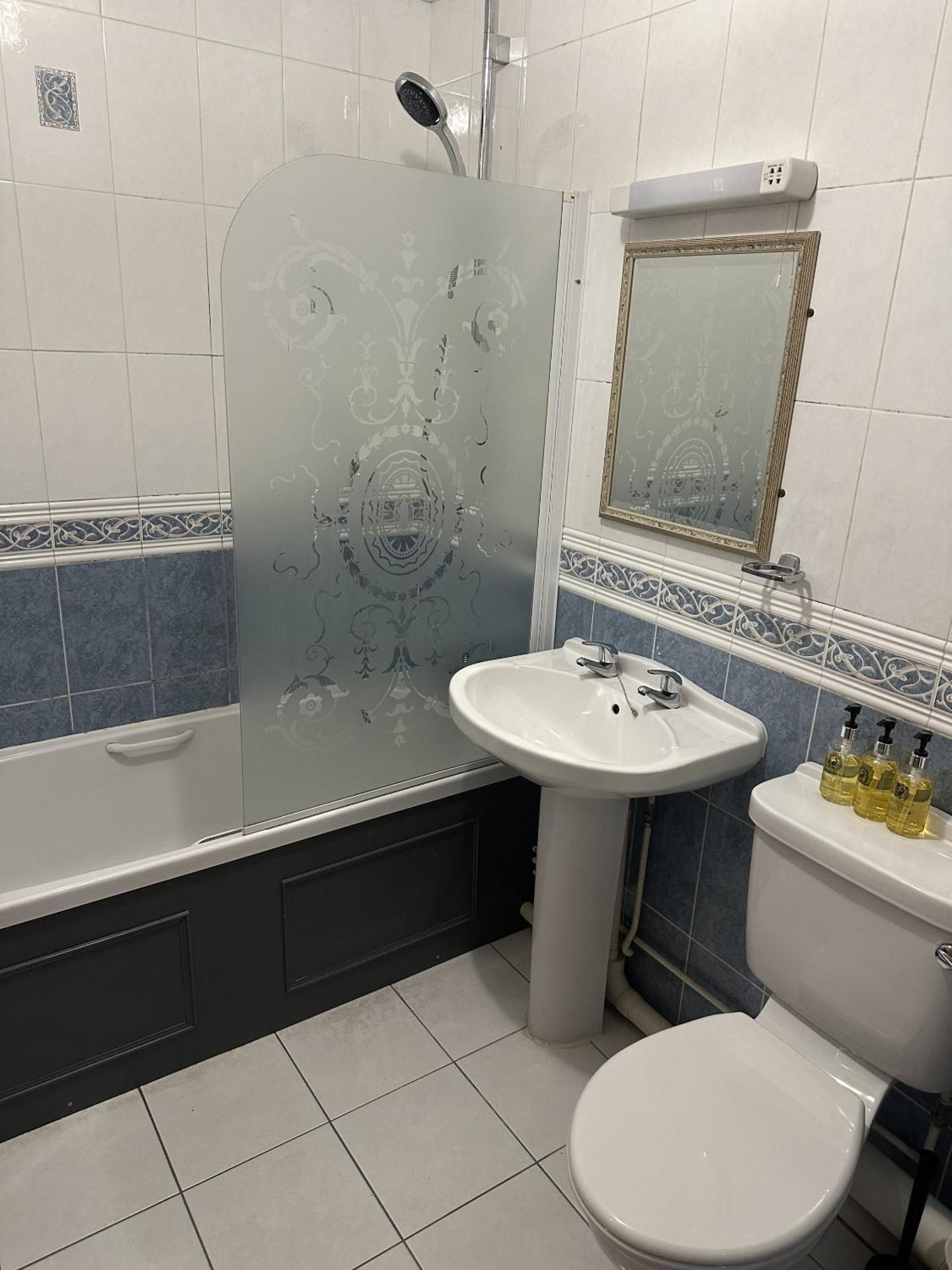 The Crooked Inn Family Room 3