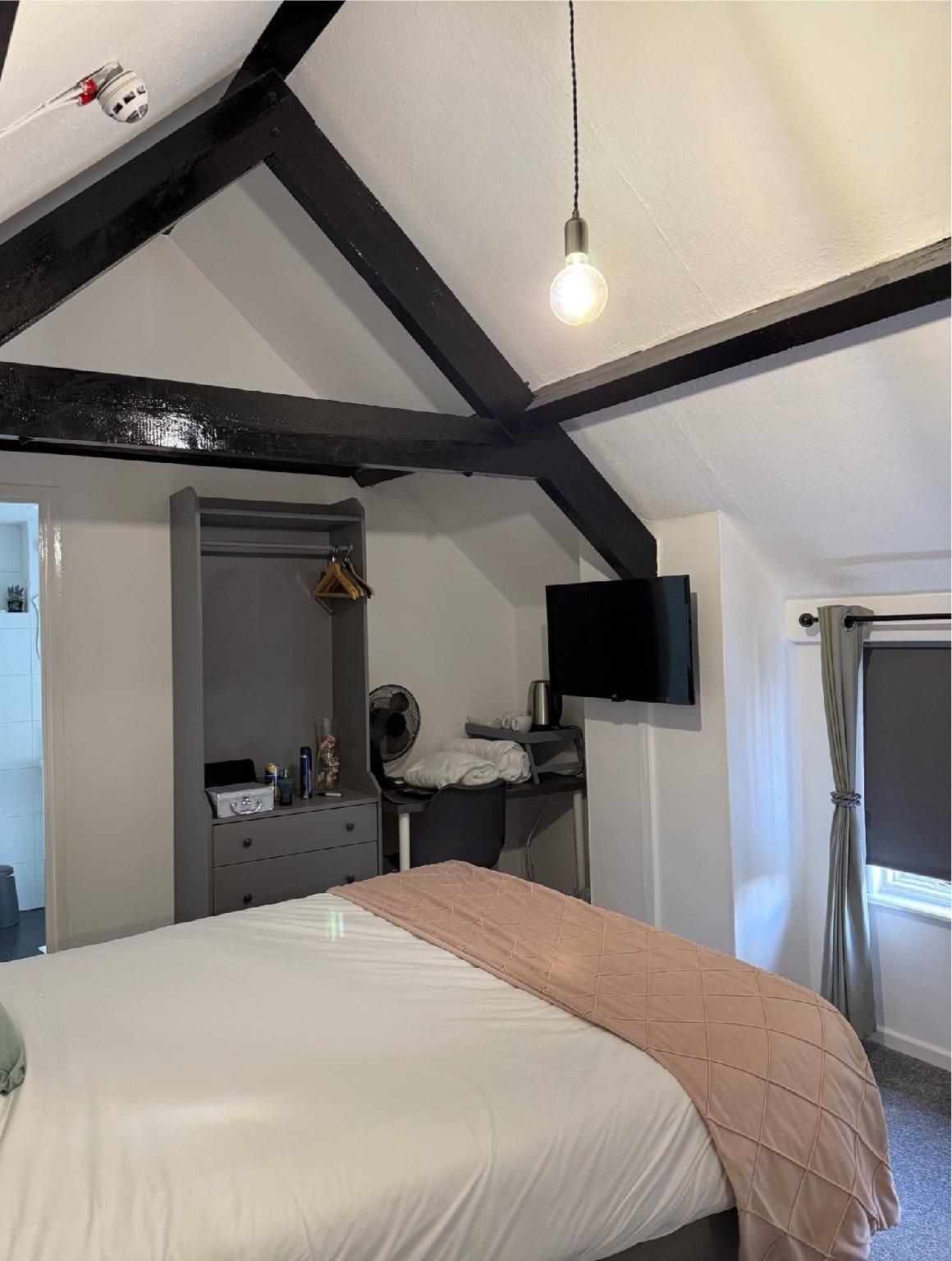 King-Ensuite with Shower-Classic-Garden view