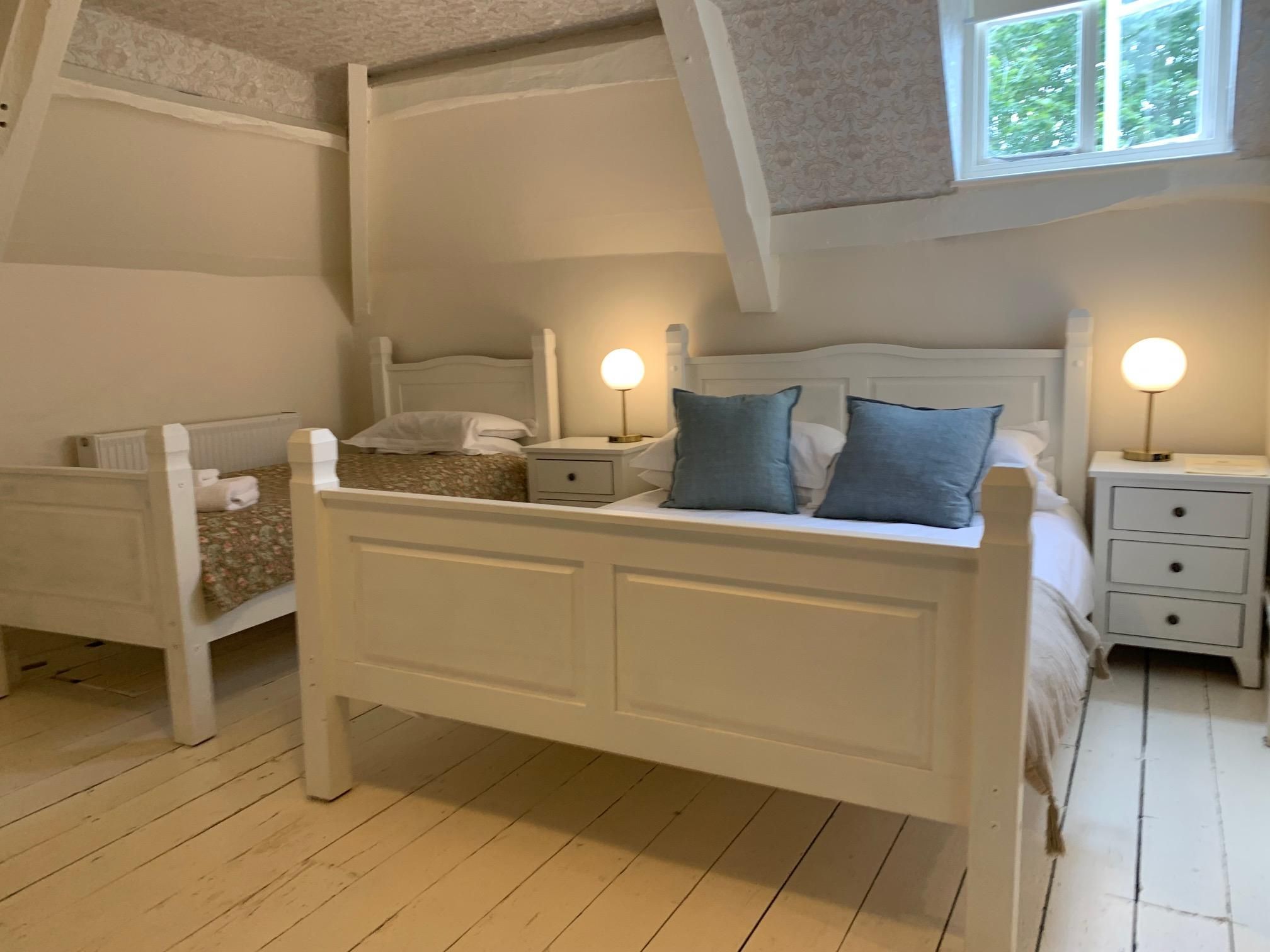 Bowlish House Family room-Ensuite-2 Persons 2nd Floor 2