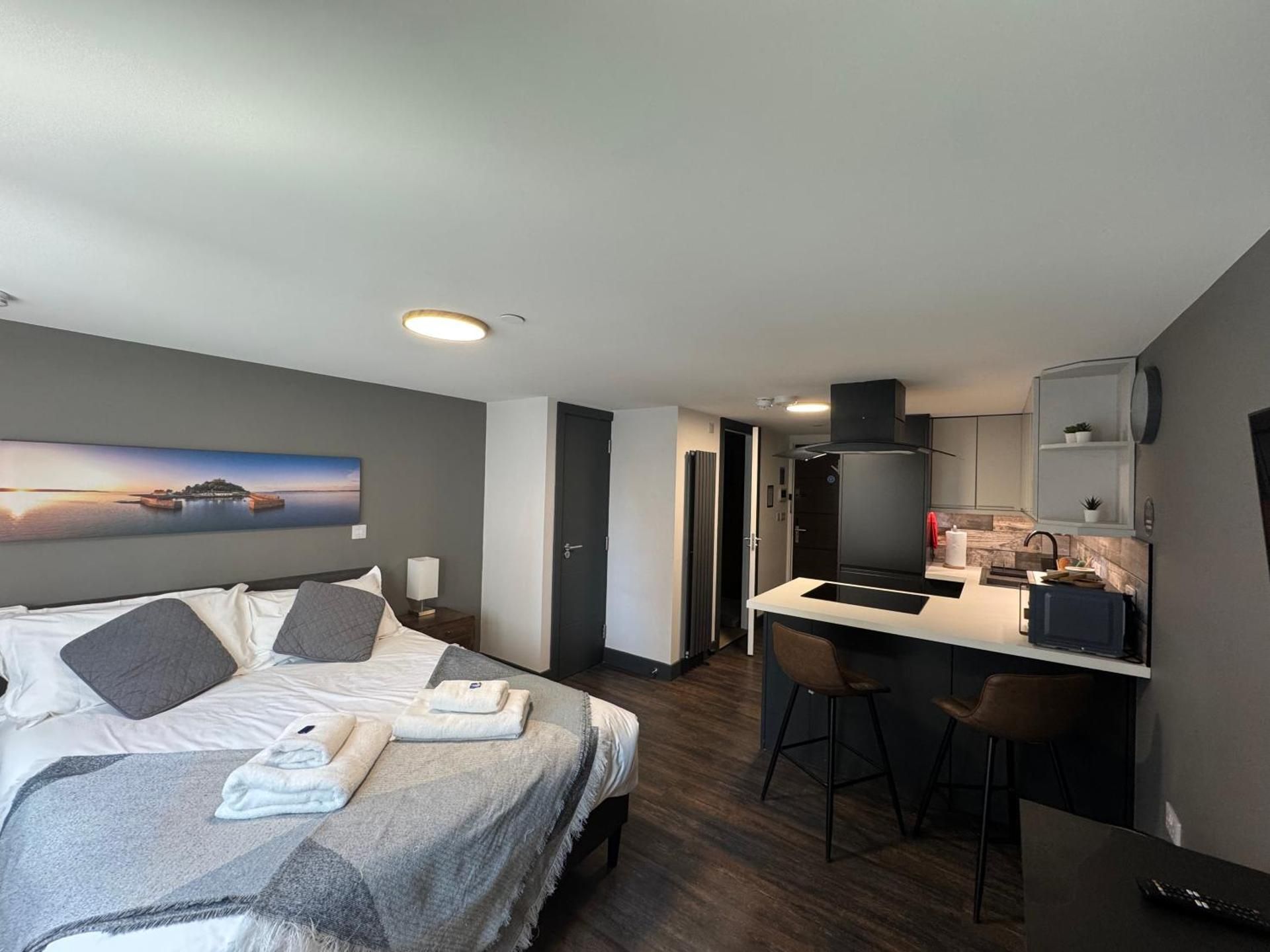 Studio Apartment