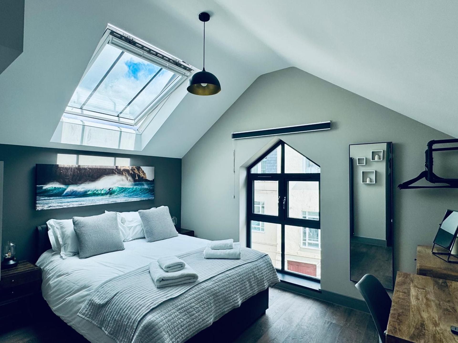 Classic One-Bedroom Apartment with King Bed
