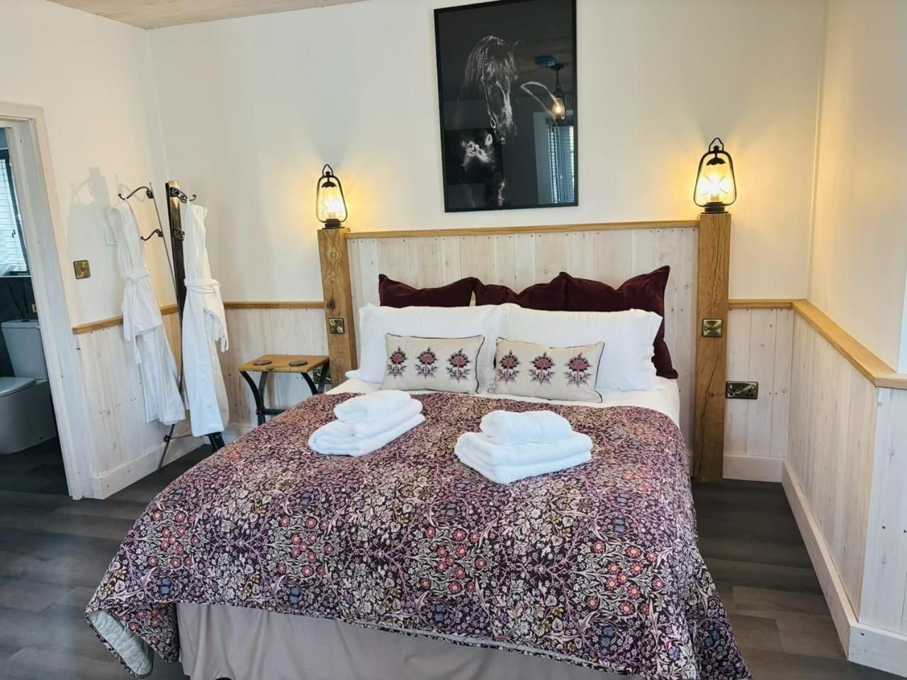 Little Acorn Lodge with hot tub