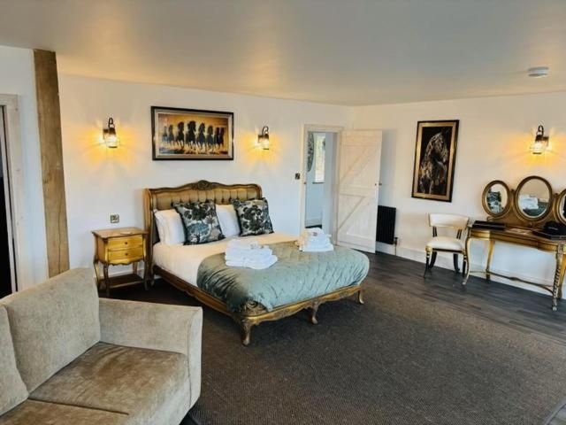  Hawthorn Lodge with hot tub