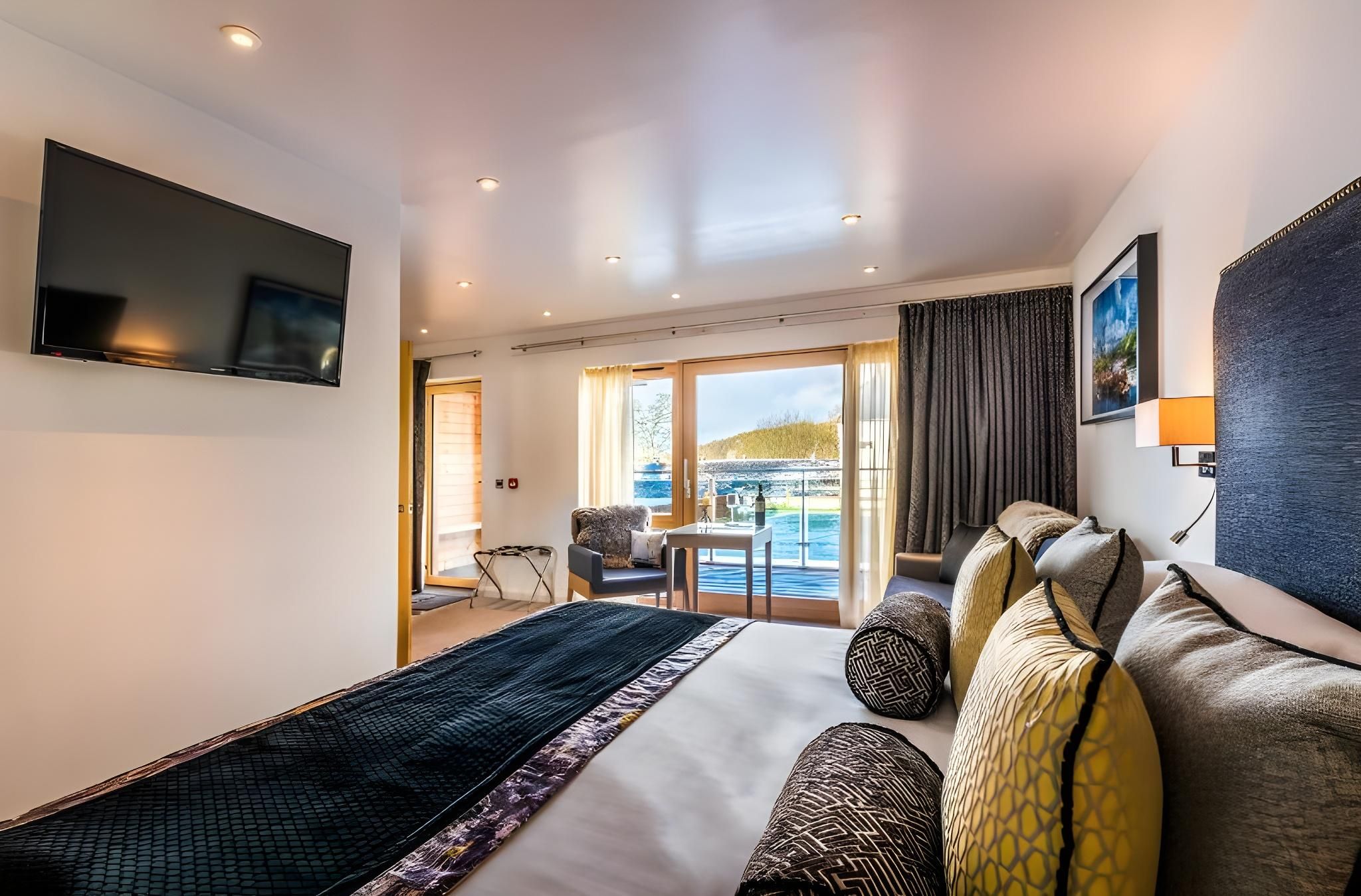 Deluxe Double or Twin Room