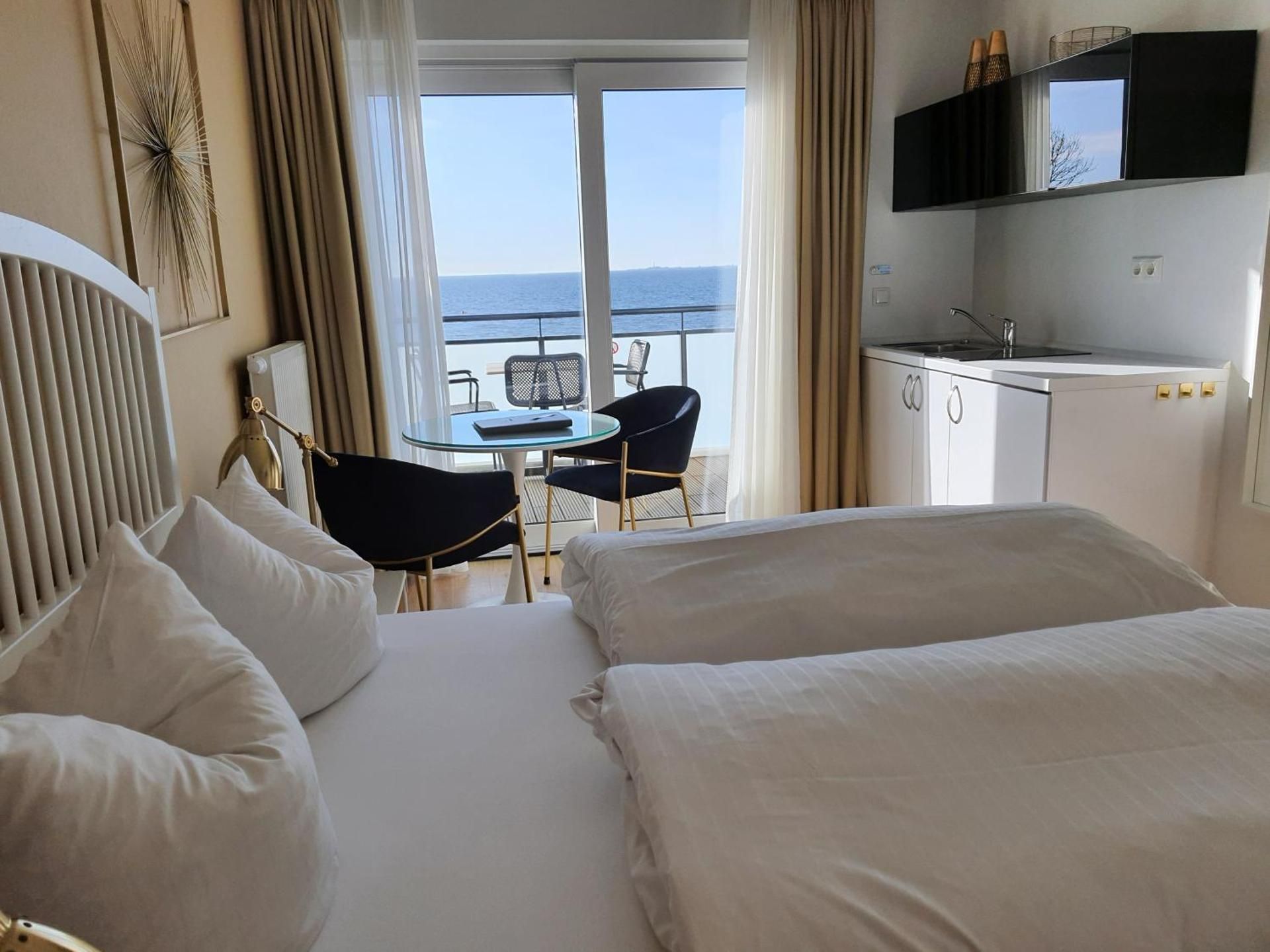 Double Room with Balcony and Sea View