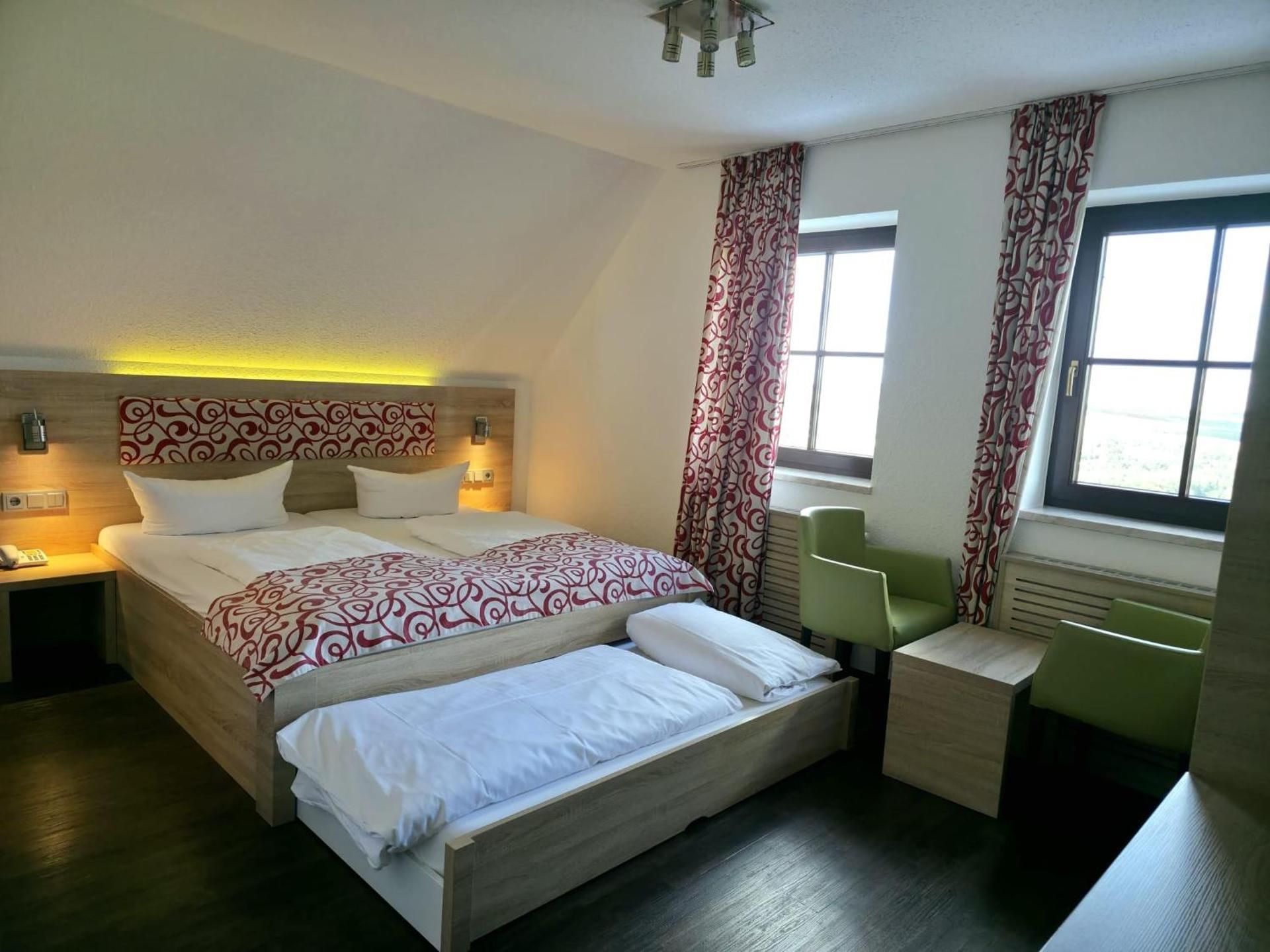 Deluxe Double Room (2 Adults + 1 Child)