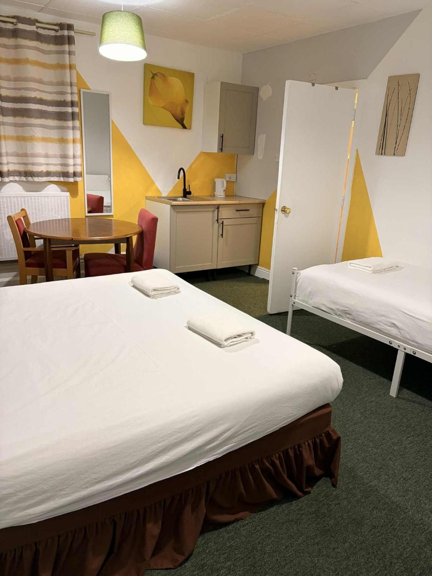 One-Bedroom Apartment