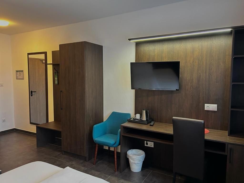 Single Room with Private Bathroom