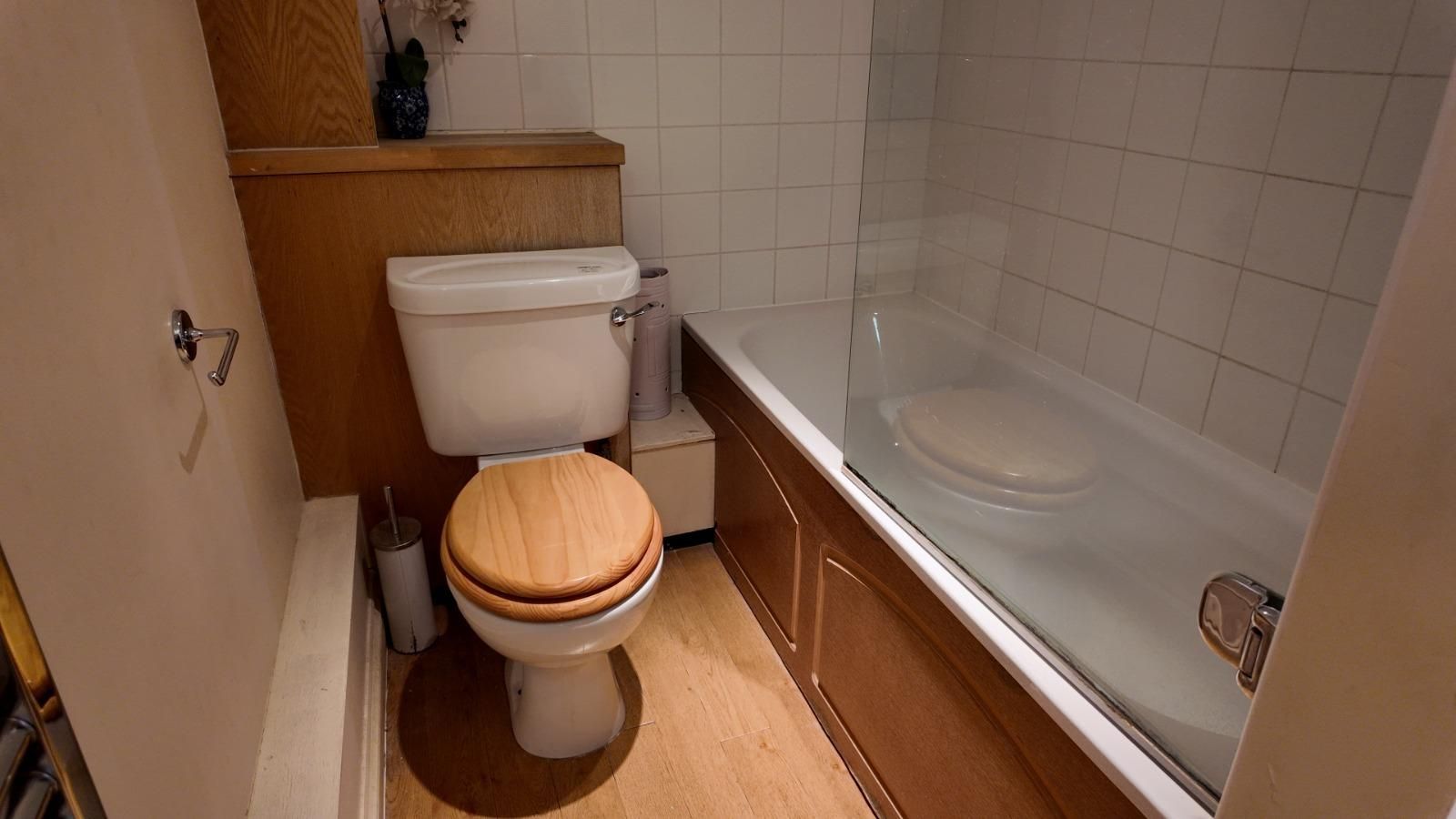 Fat Fox Inn Twin Room 3