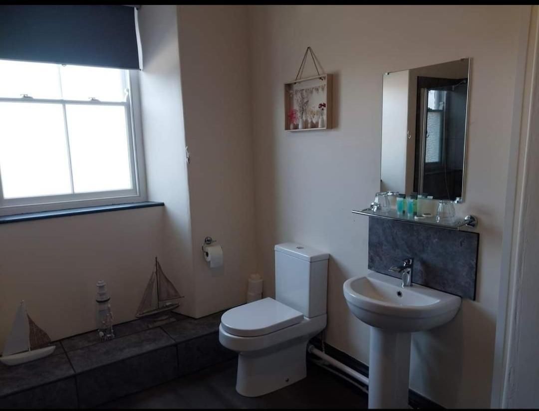 St aubyn arms Deluxe Triple Room 3