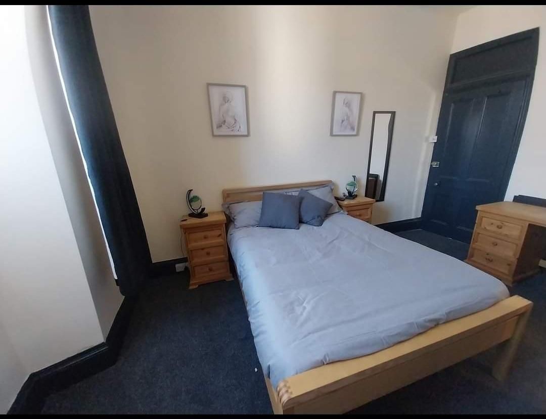 St aubyn arms Deluxe-Double room-Ensuite with Shower-Street View-Double 2