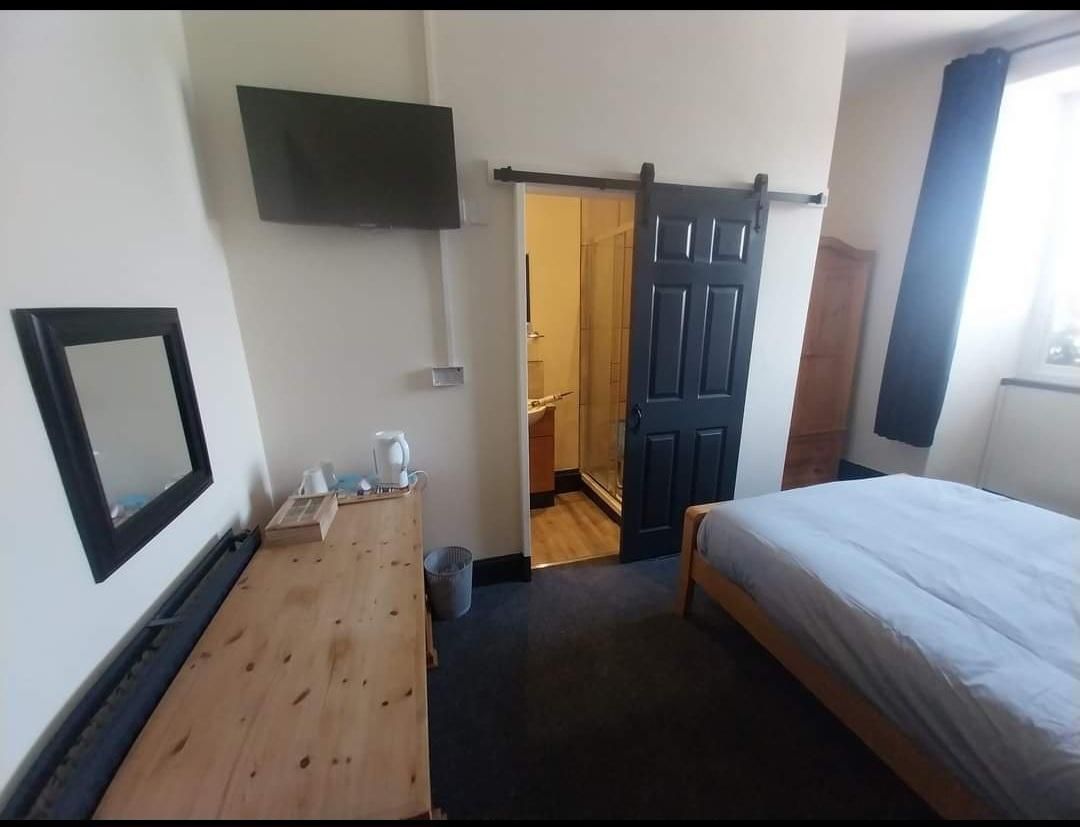 St aubyn arms Deluxe-Double room-Ensuite with Shower-Street View-Double