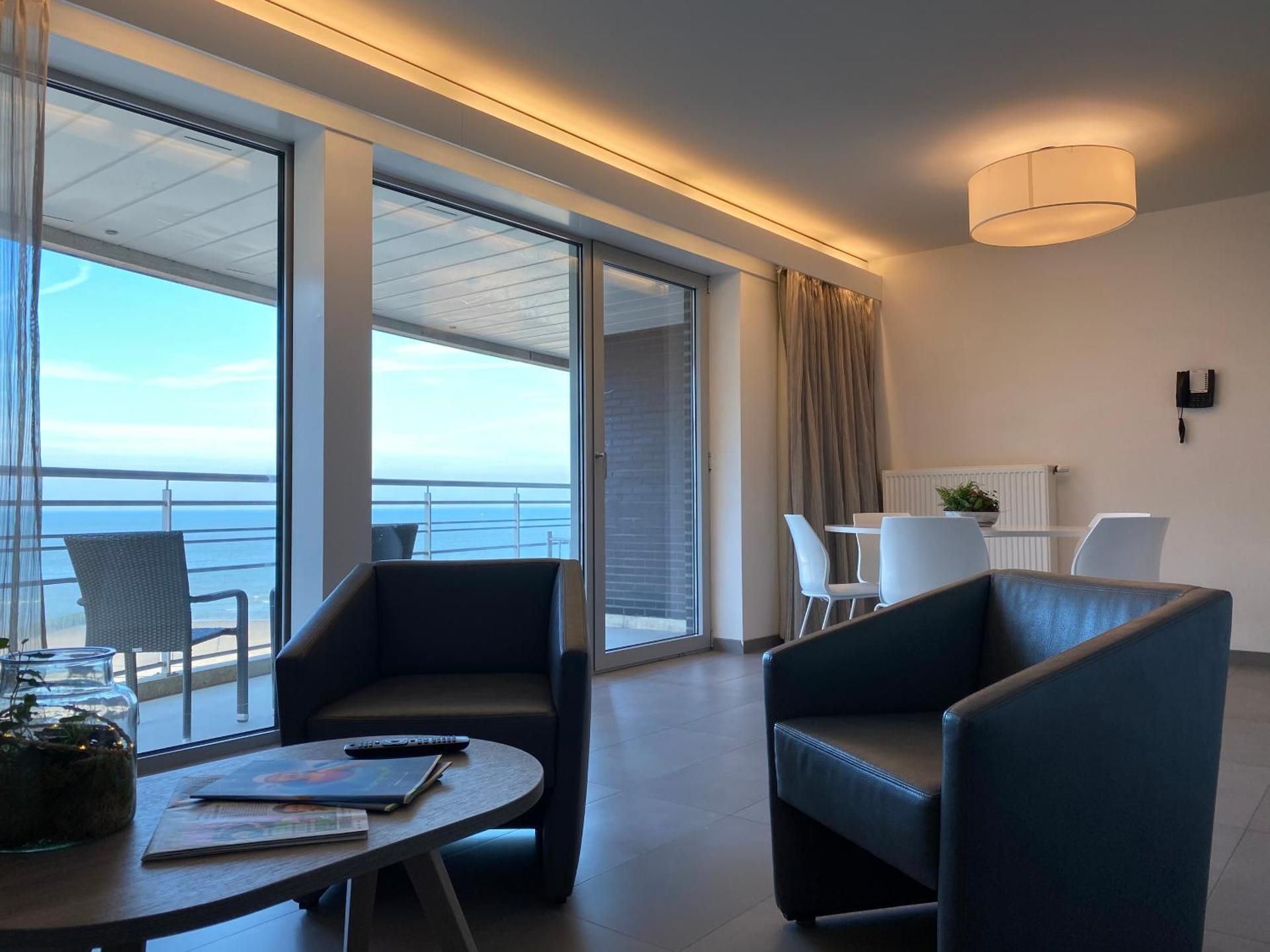 Superior Apartment - side sea view