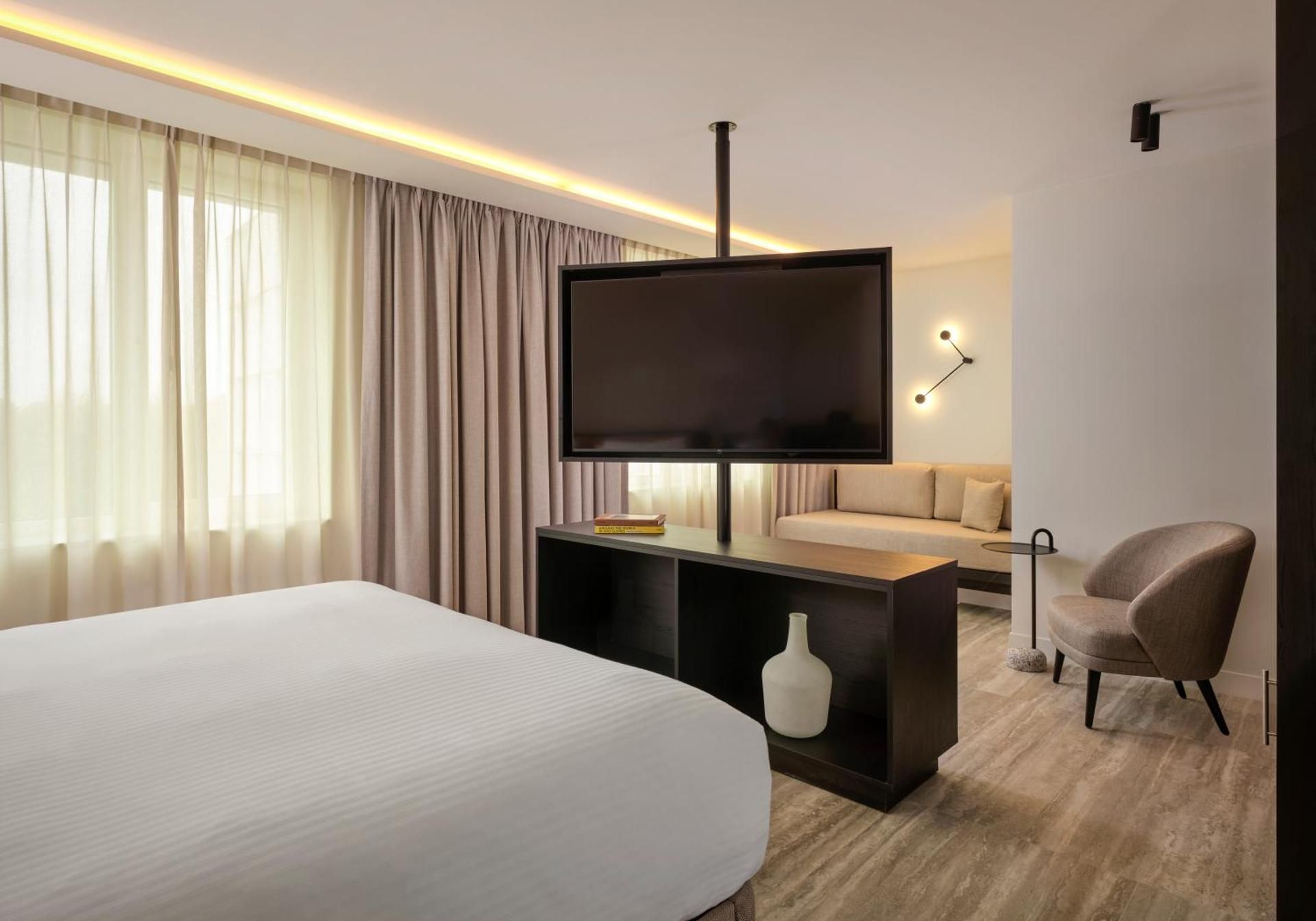 Junior Suite with One King Bed