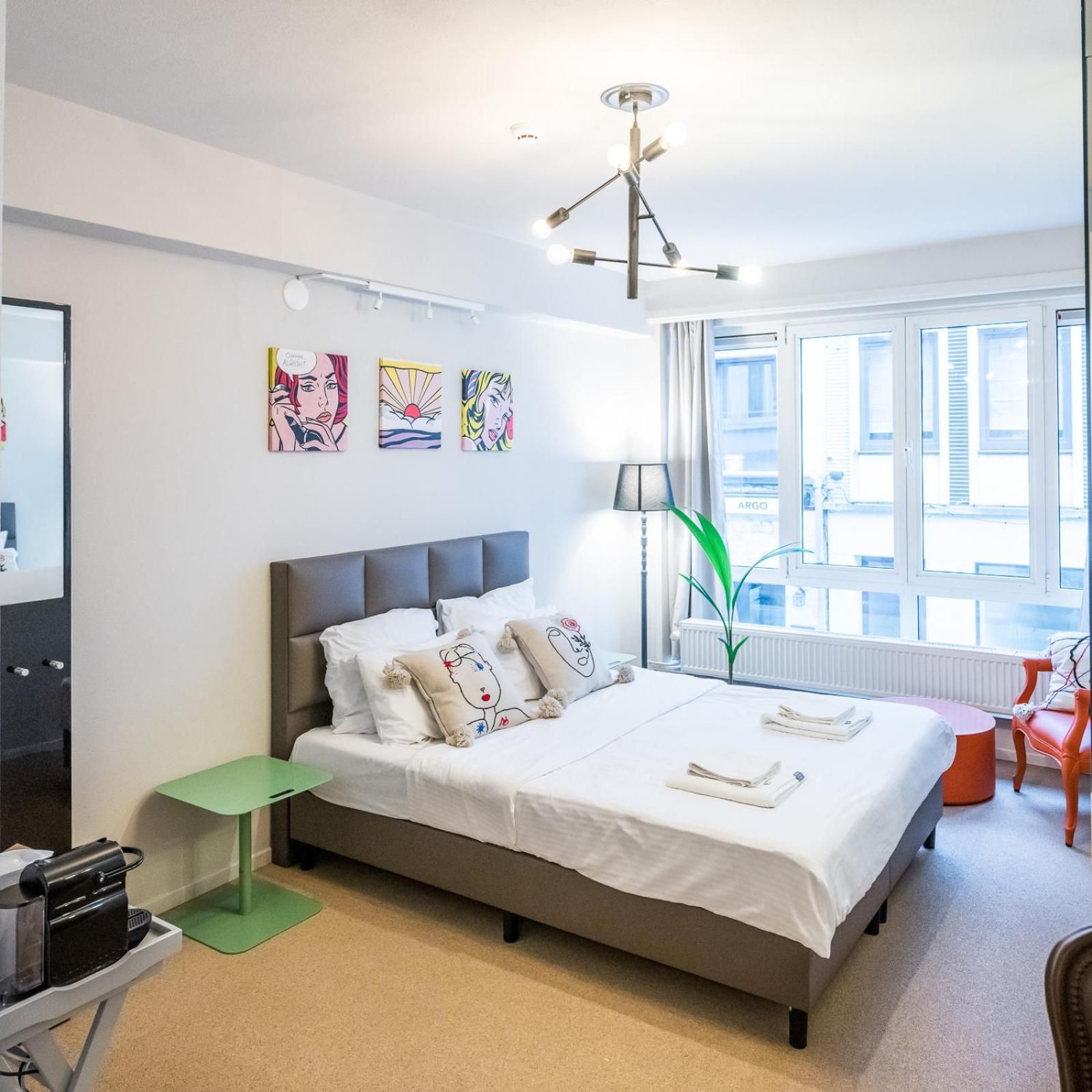 Deluxe Queen Studio 1