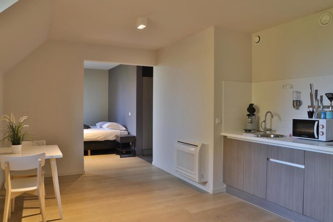 Apartment with Shower