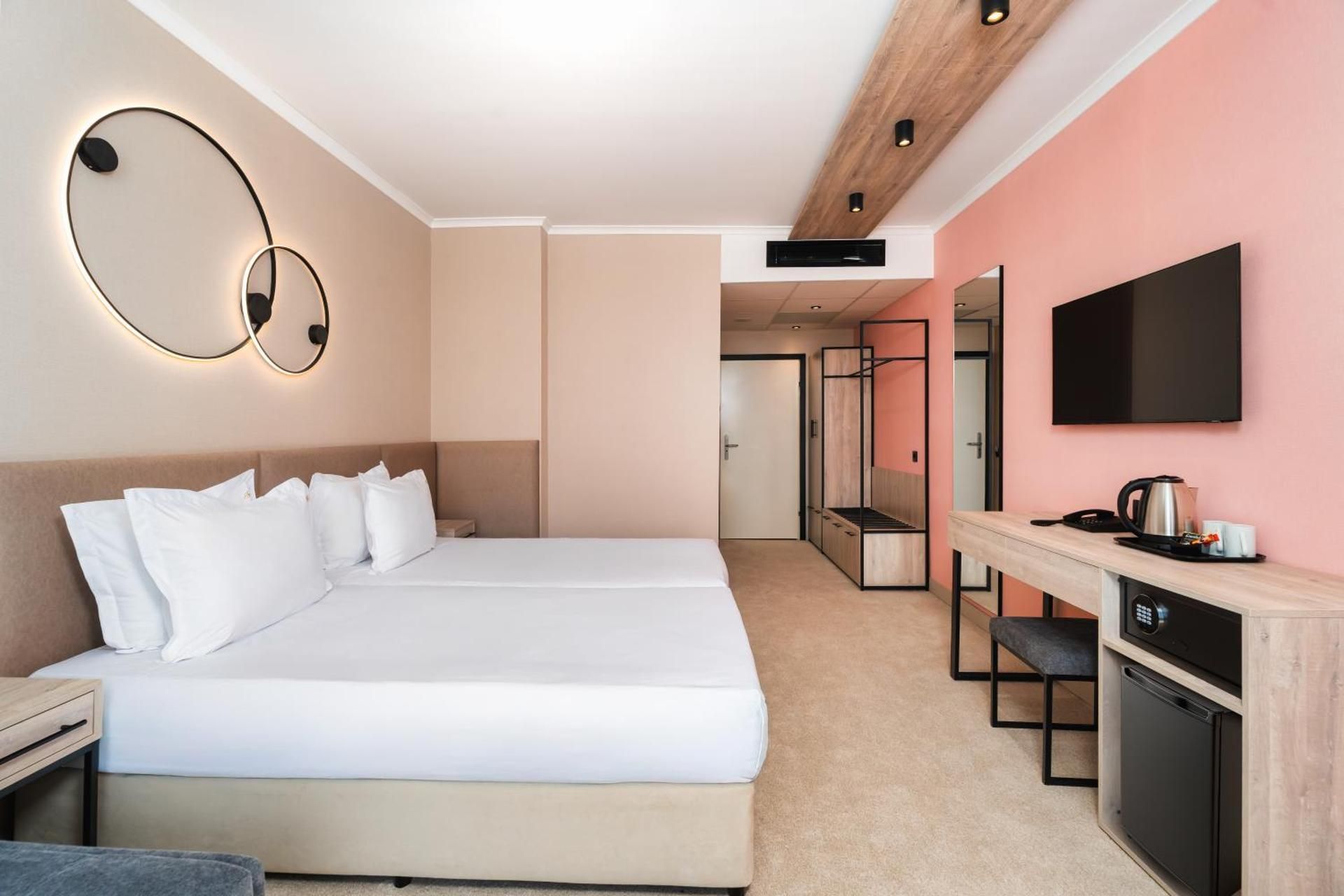 Deluxe Twin Room with City View