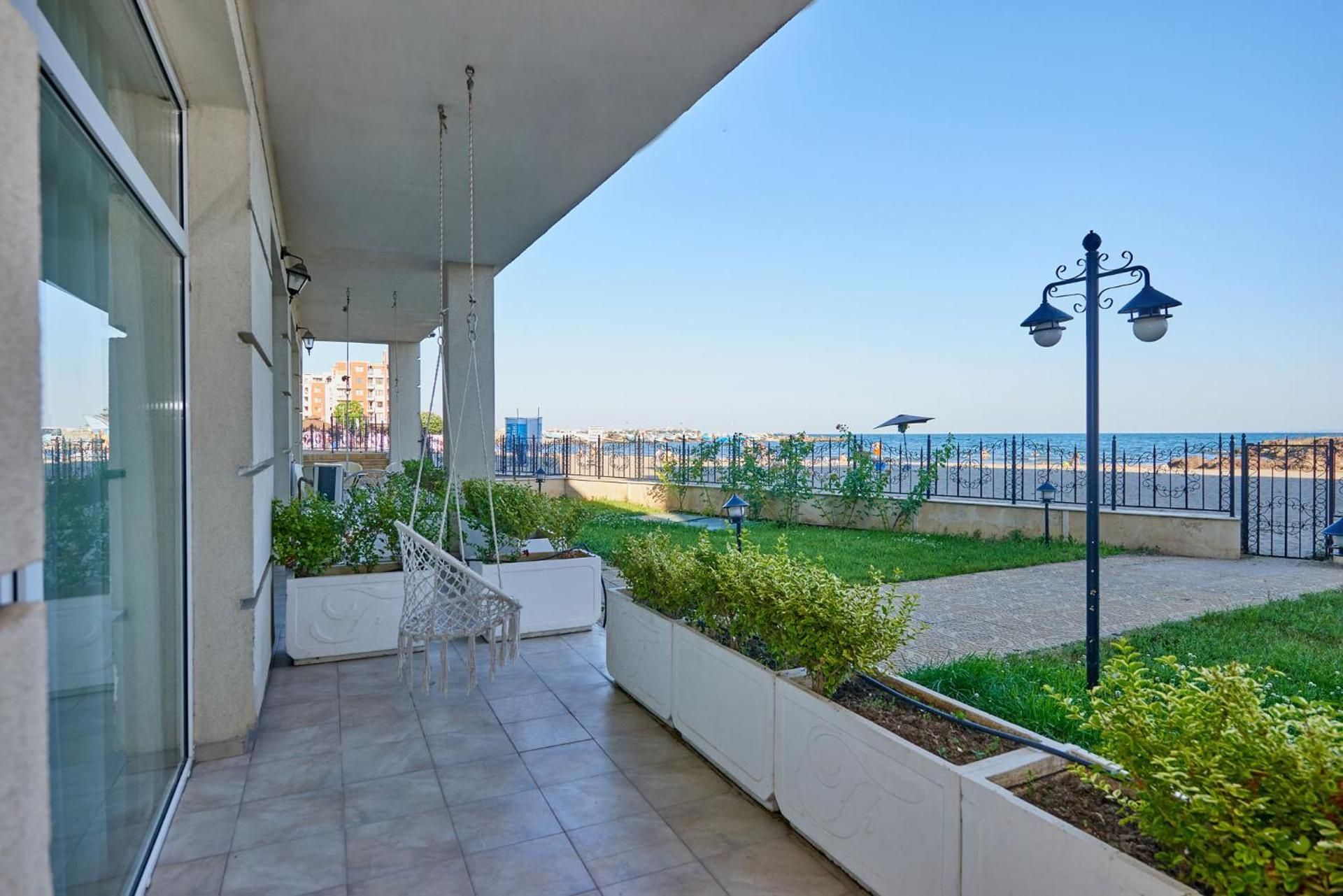 Two-Bedroom Apartment Sea View