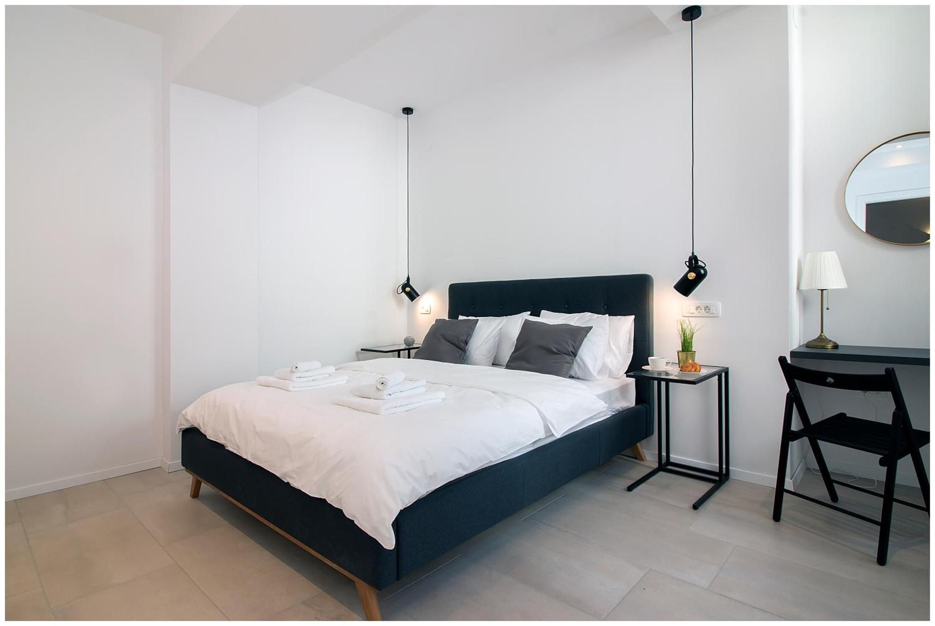 Deluxe Two-Bedroom Apartment B