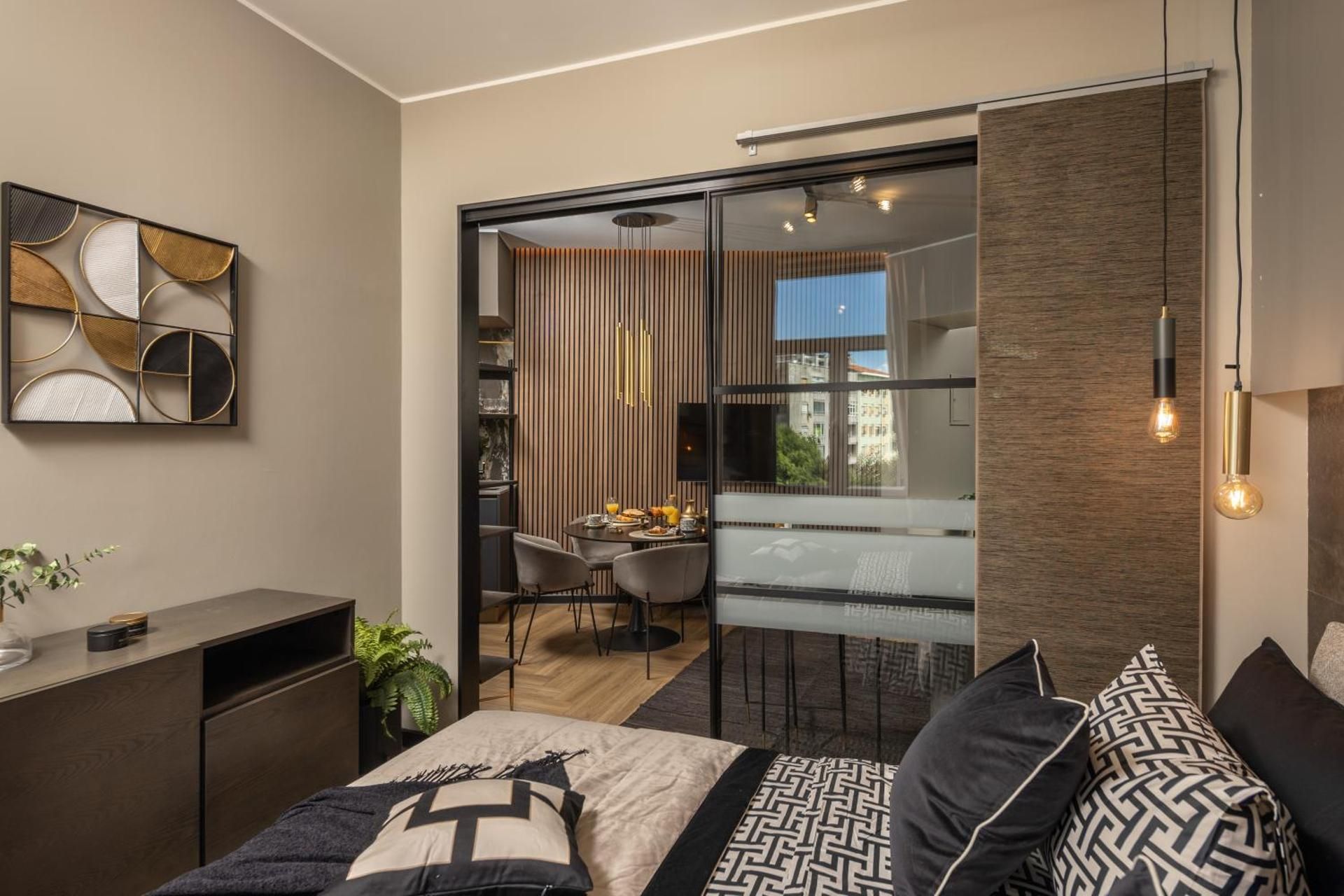One-Bedroom Deluxe Apartment