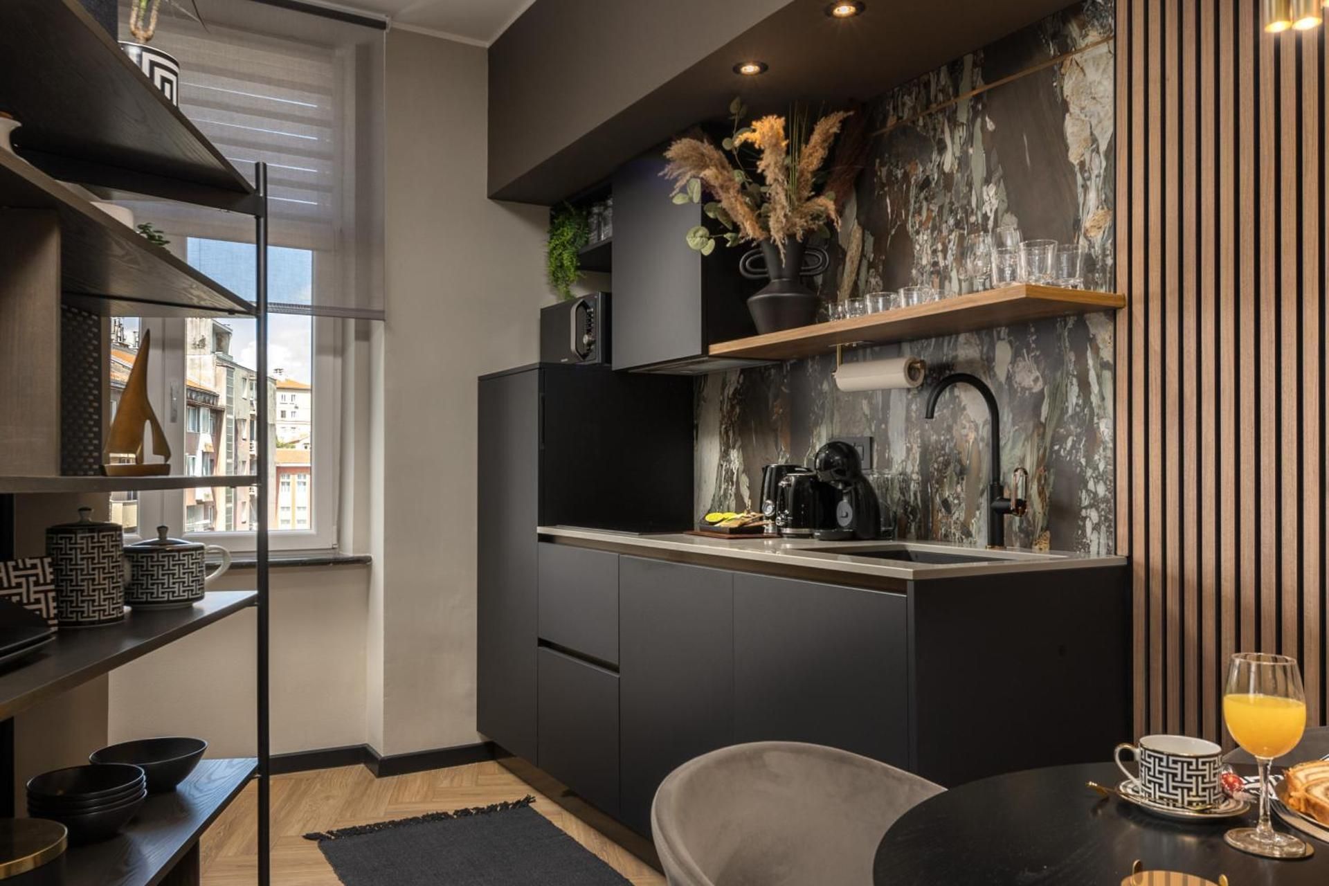 One-Bedroom Deluxe Apartment