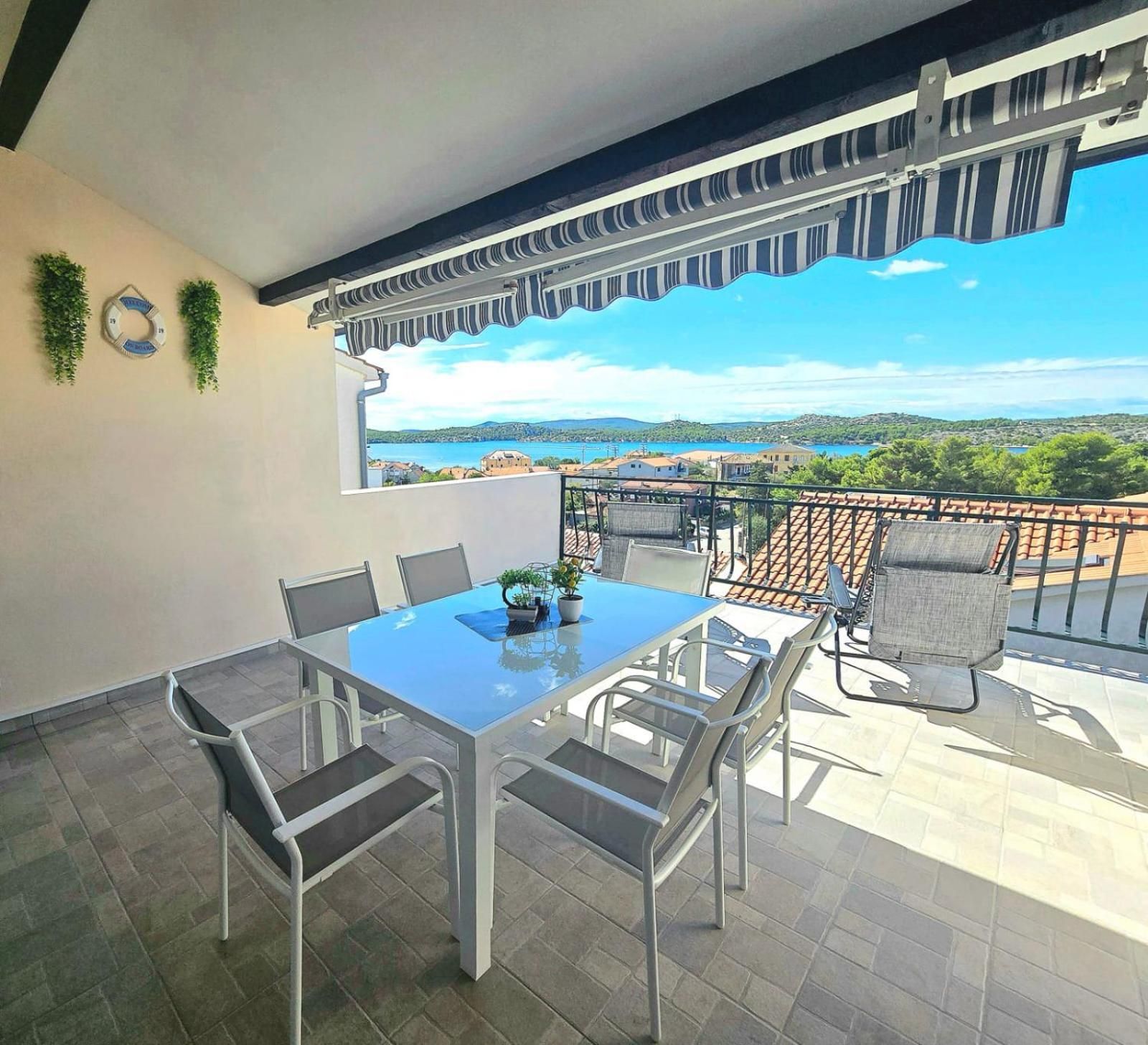 Apartment with Sea View