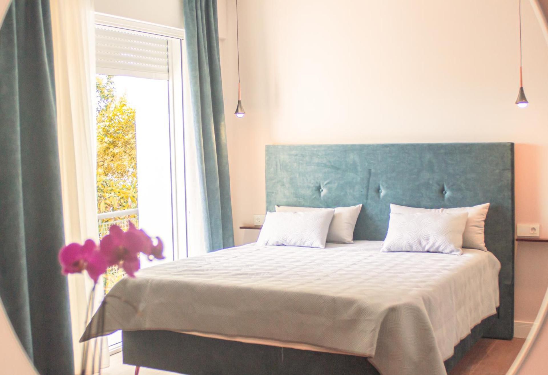 Deluxe Double Room with Balcony and Sea View