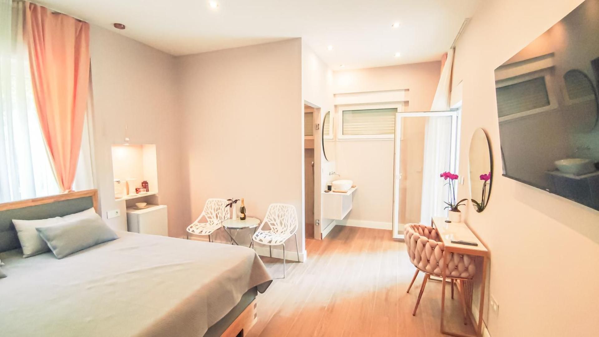 Deluxe Double Room with Balcony