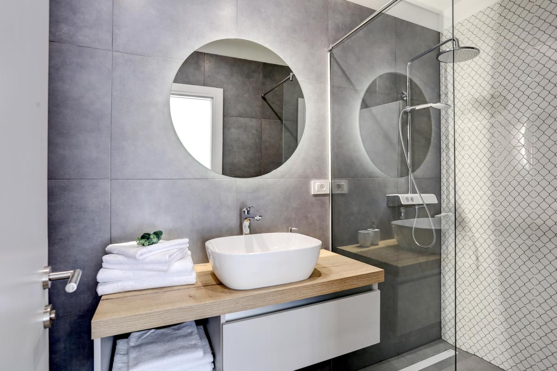 Apartments HUGO 2 Apartment with Balcony 3